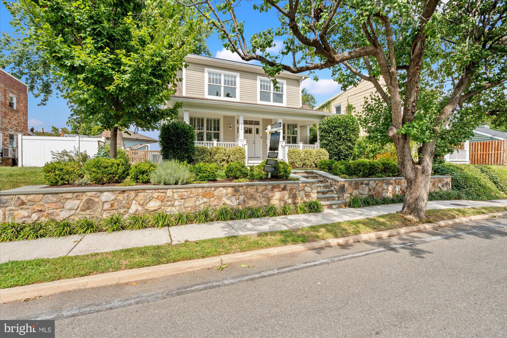 508 E CUSTIS AVENUE
