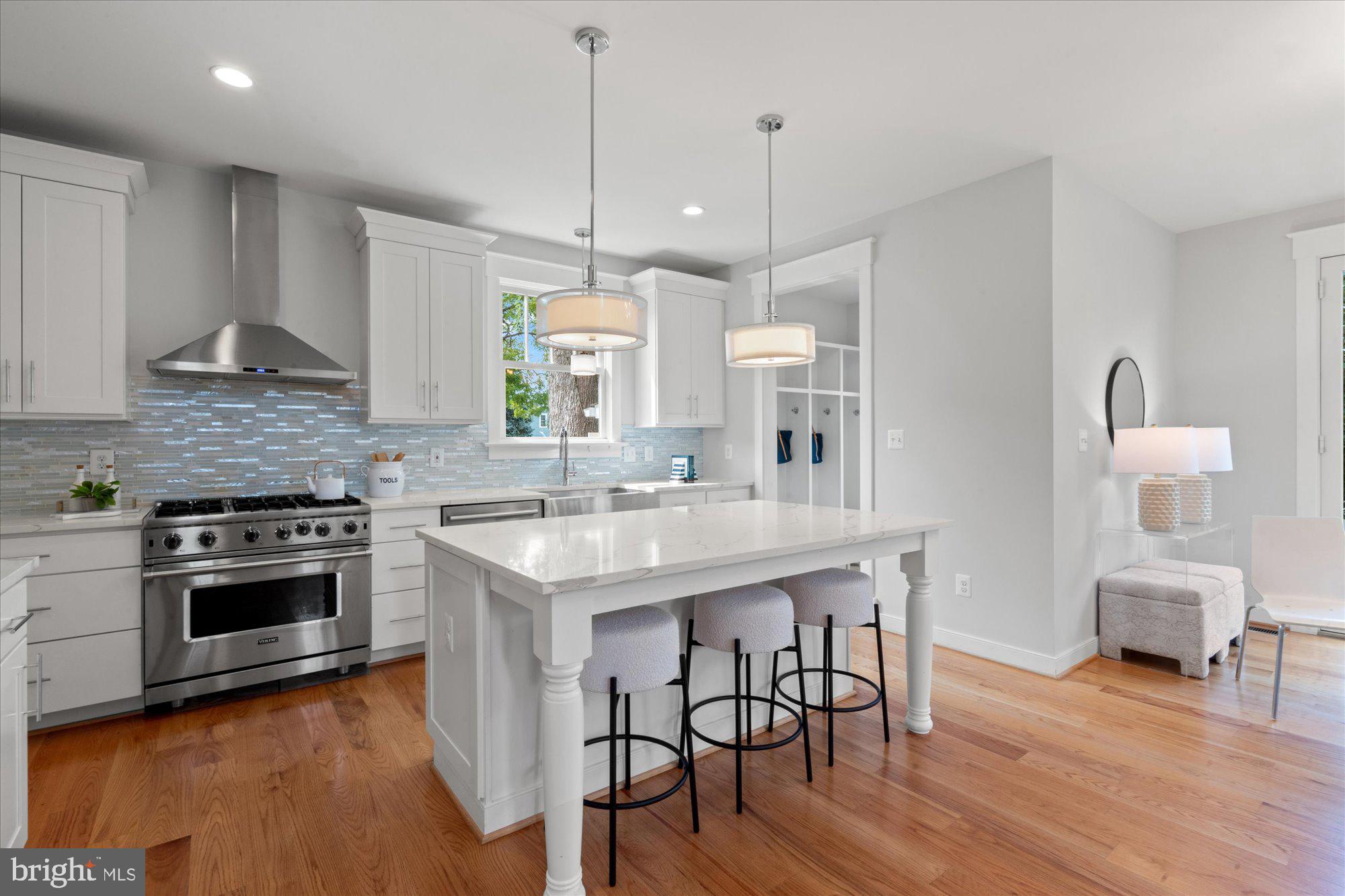 508 E CUSTIS AVENUE