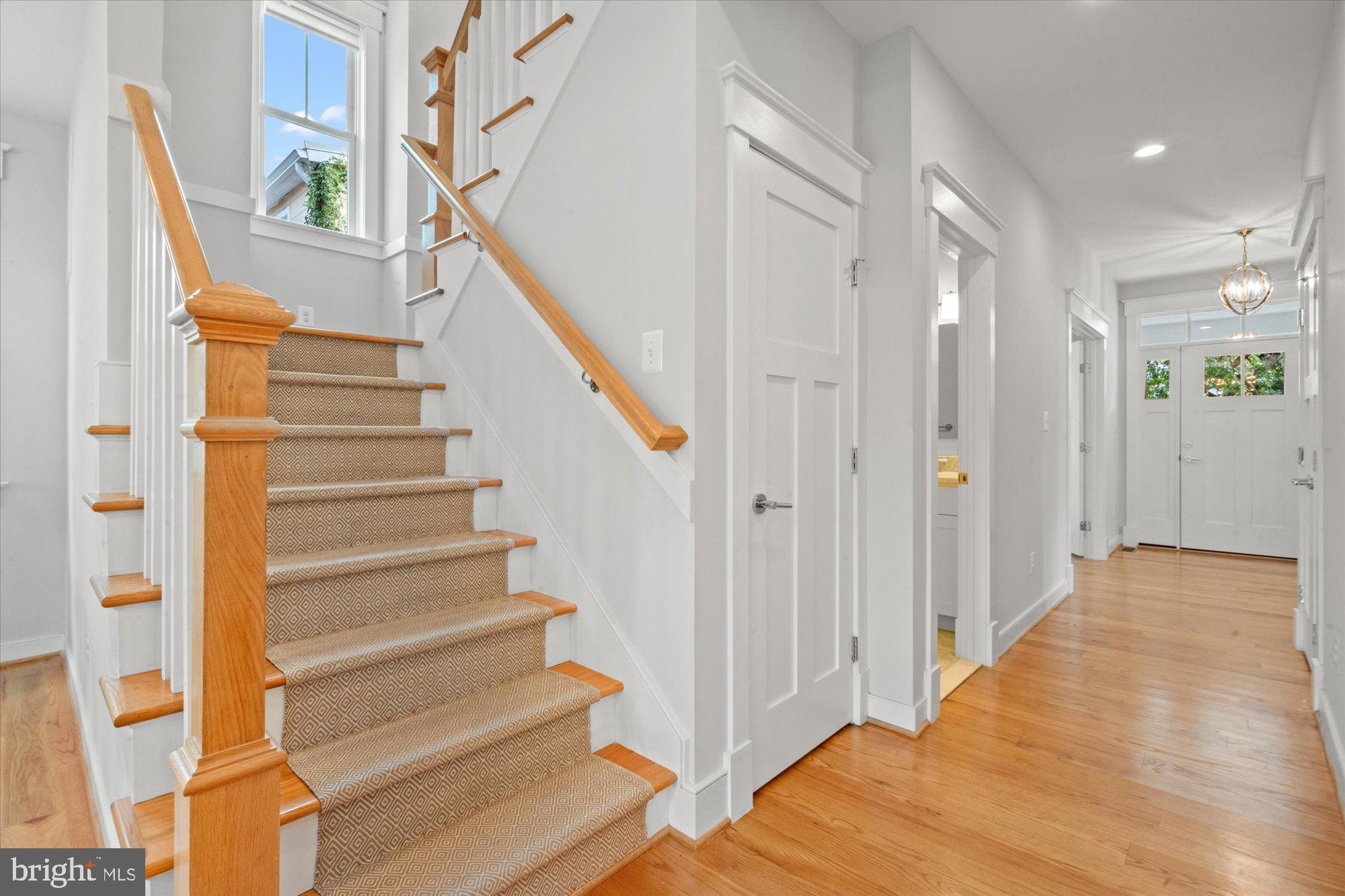 508 E CUSTIS AVENUE
