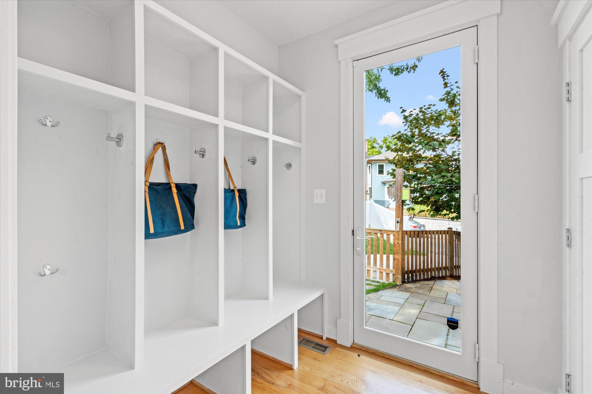 508 E CUSTIS AVENUE