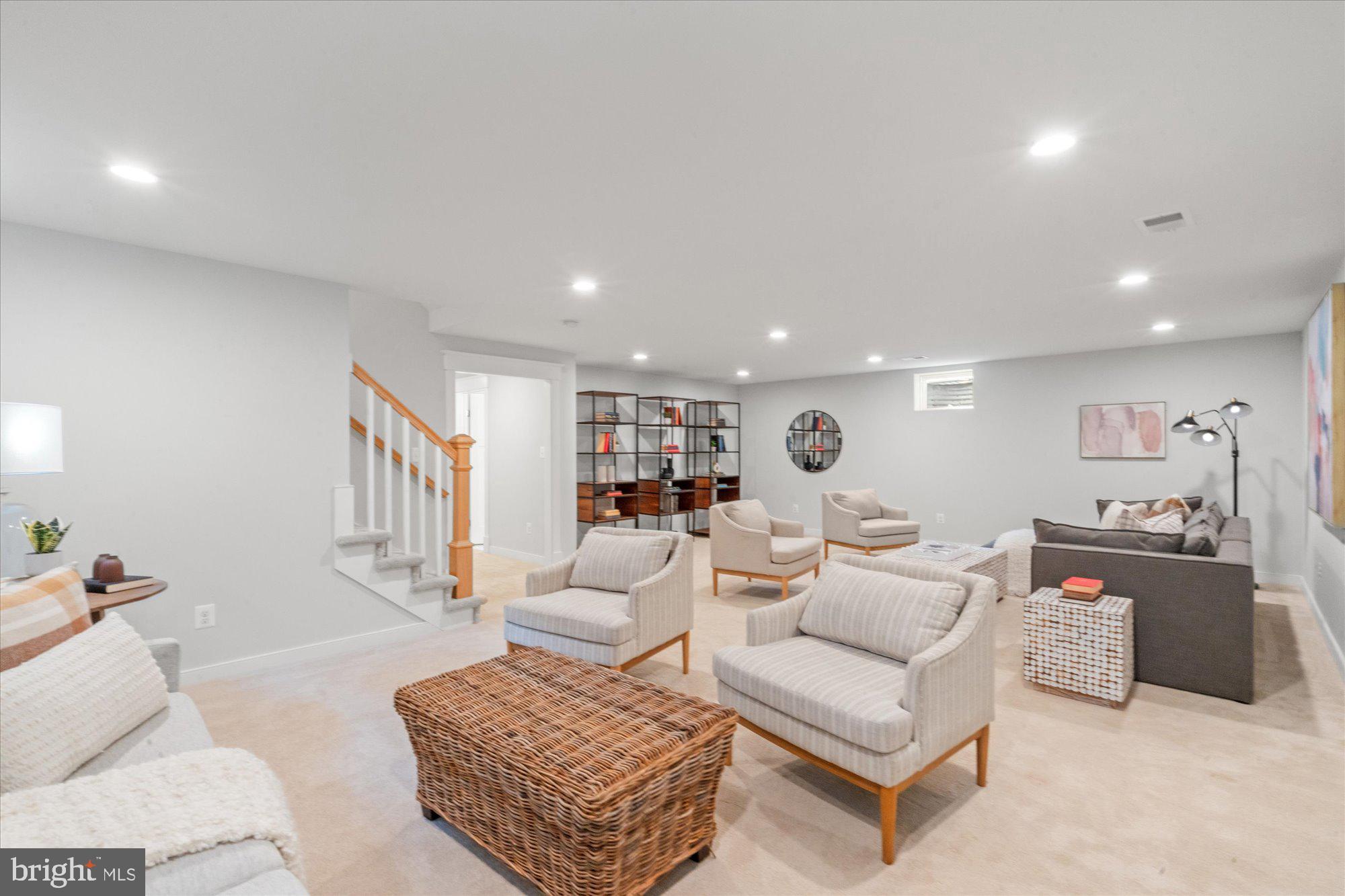 508 E CUSTIS AVENUE