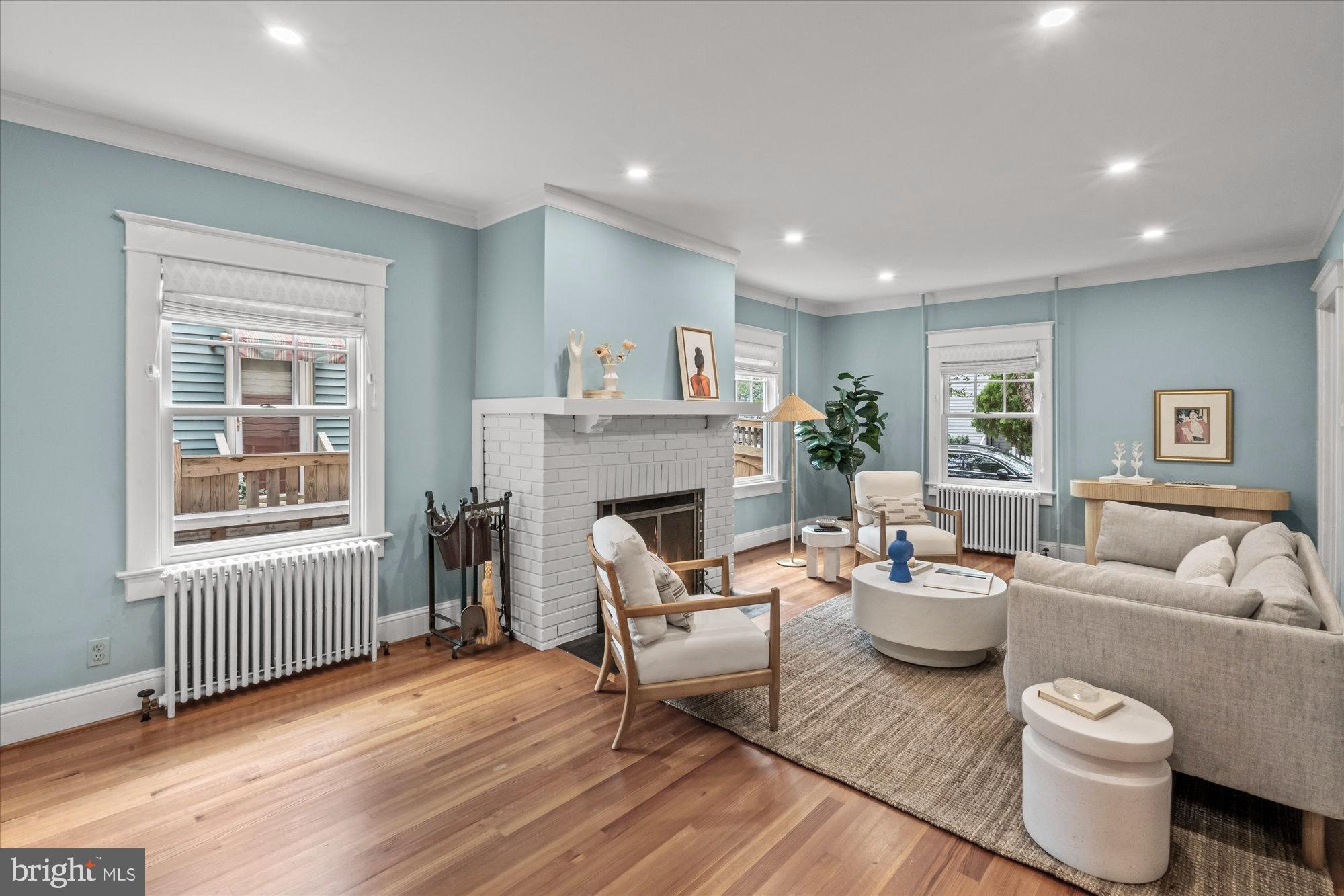24 E BELLEFONTE AVENUE