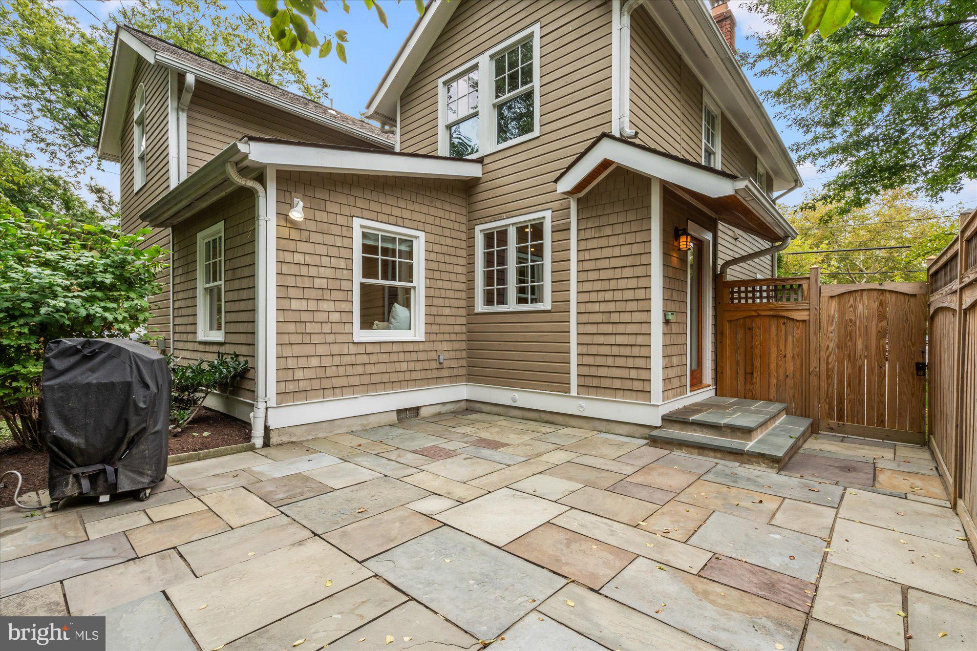 24 E BELLEFONTE AVENUE