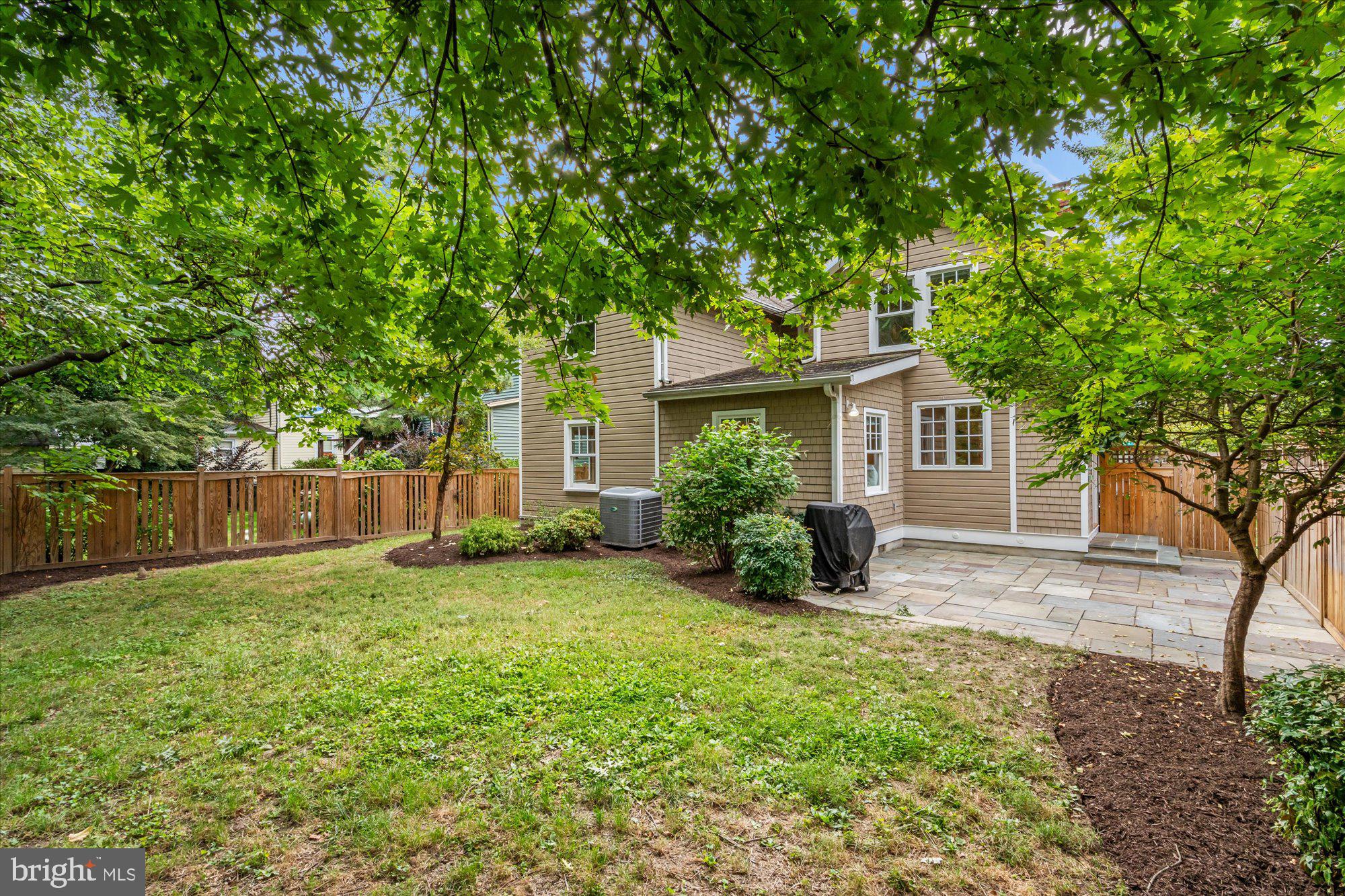 24 E BELLEFONTE AVENUE