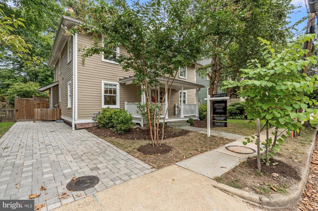24 E BELLEFONTE AVENUE