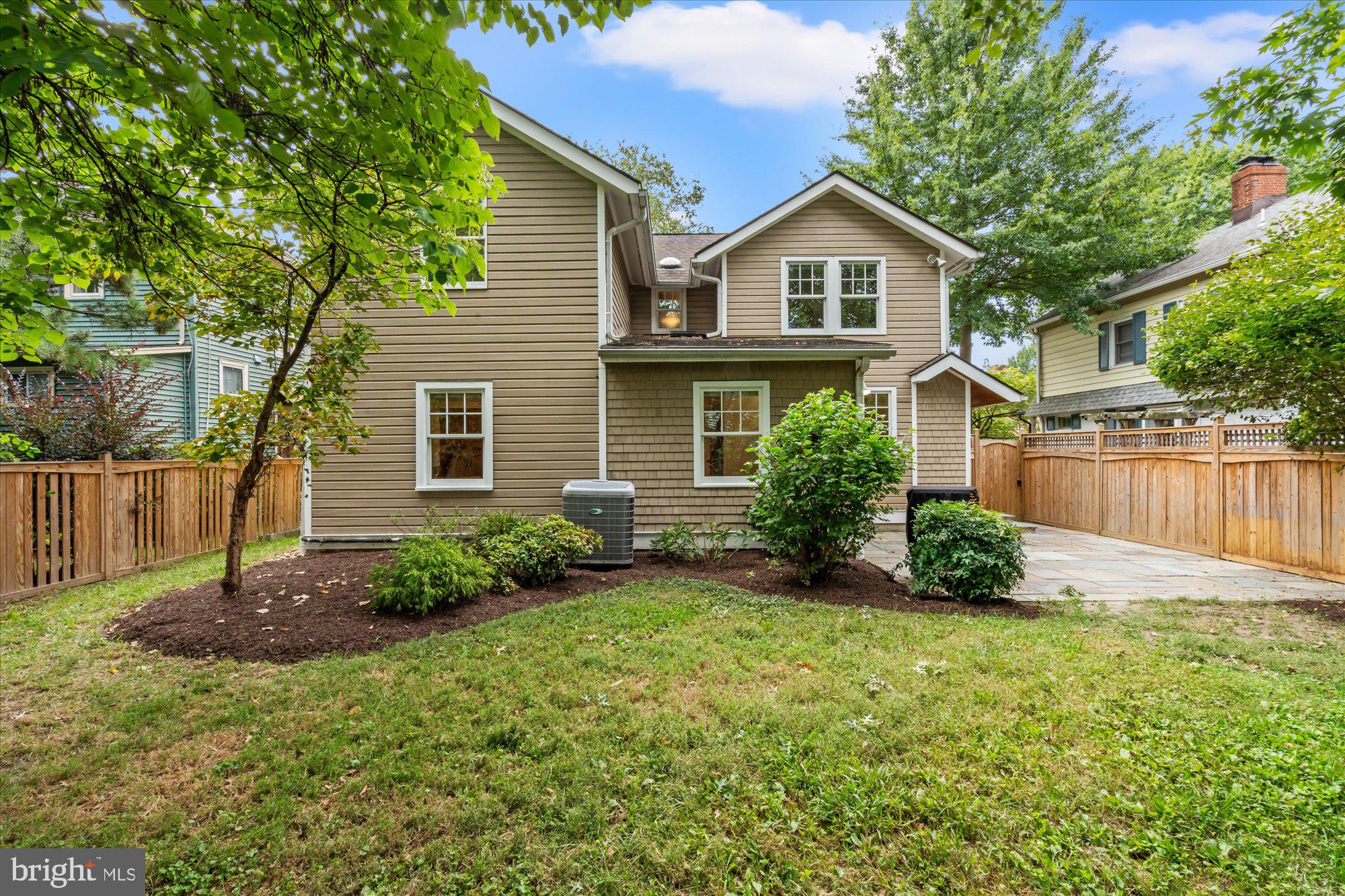24 E BELLEFONTE AVENUE