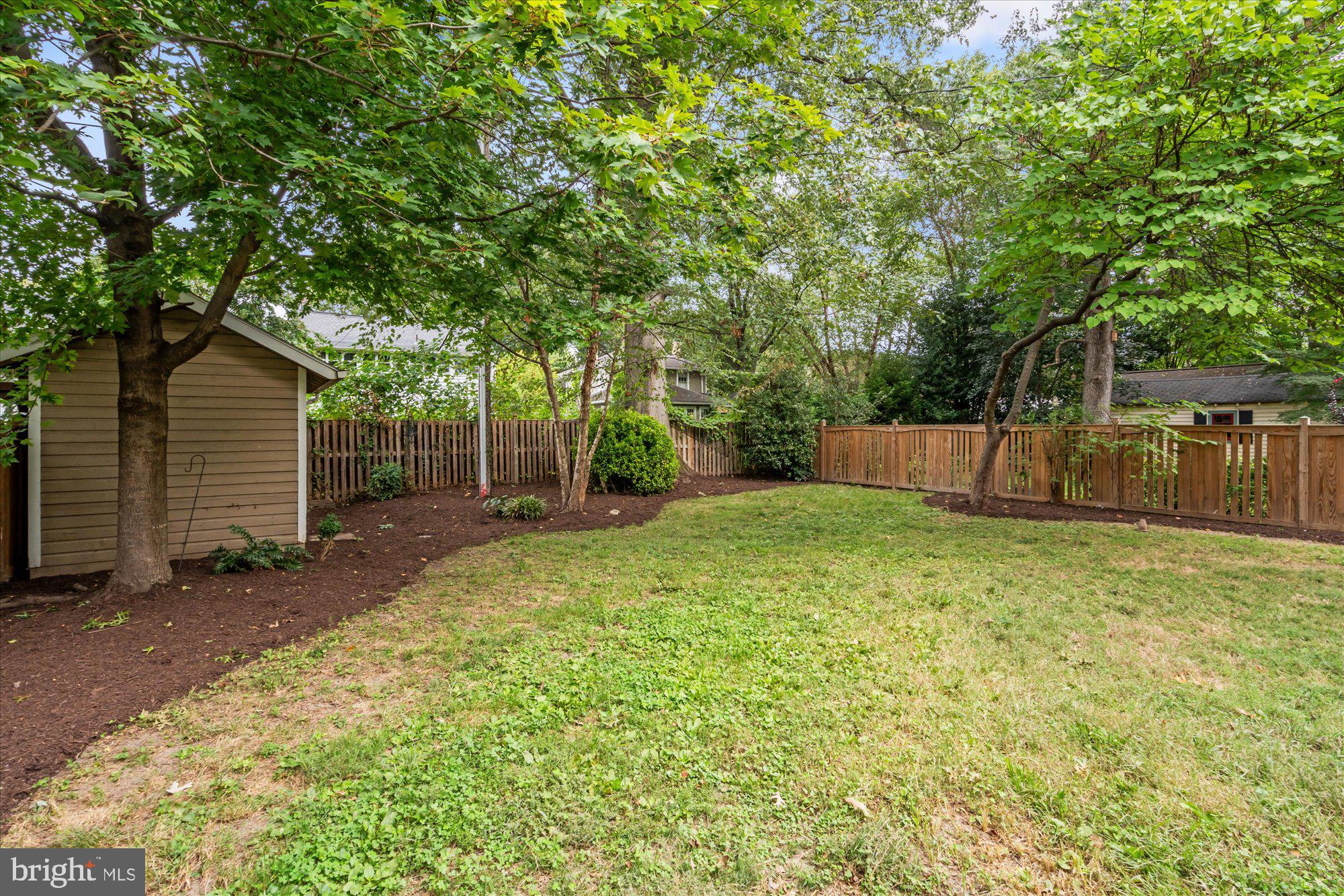 24 E BELLEFONTE AVENUE