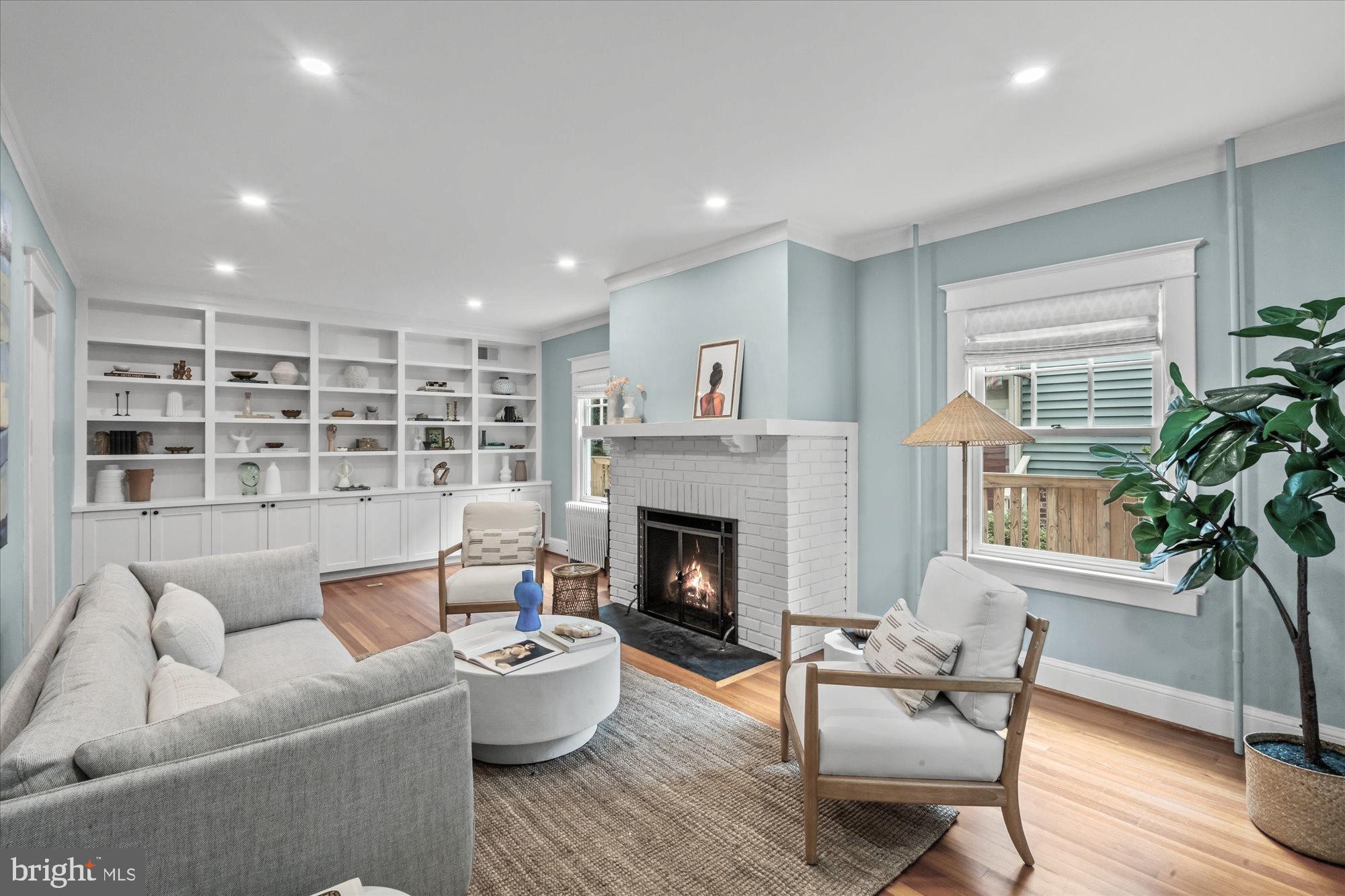 24 E BELLEFONTE AVENUE