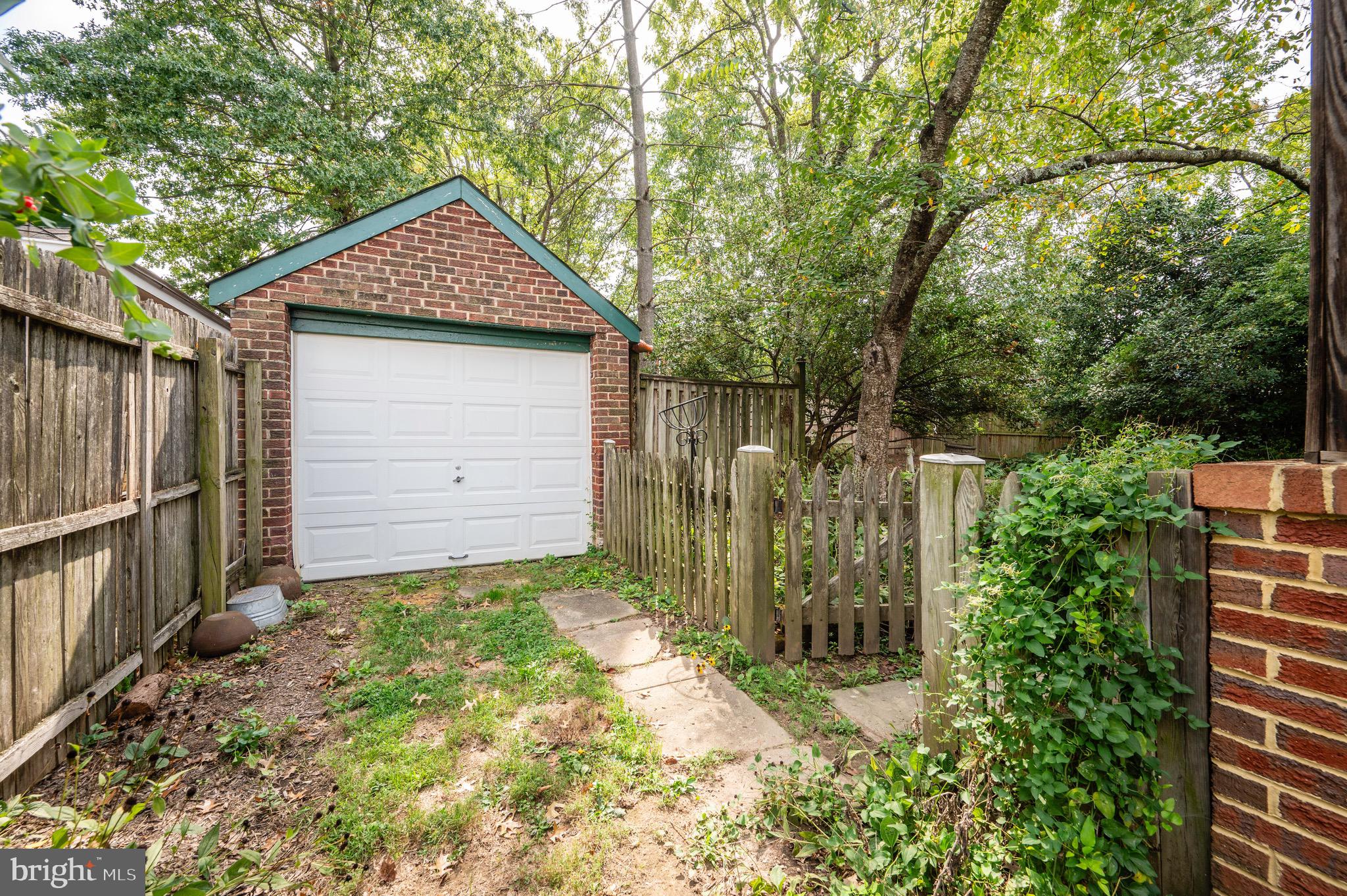 319 LAVERNE AVENUE