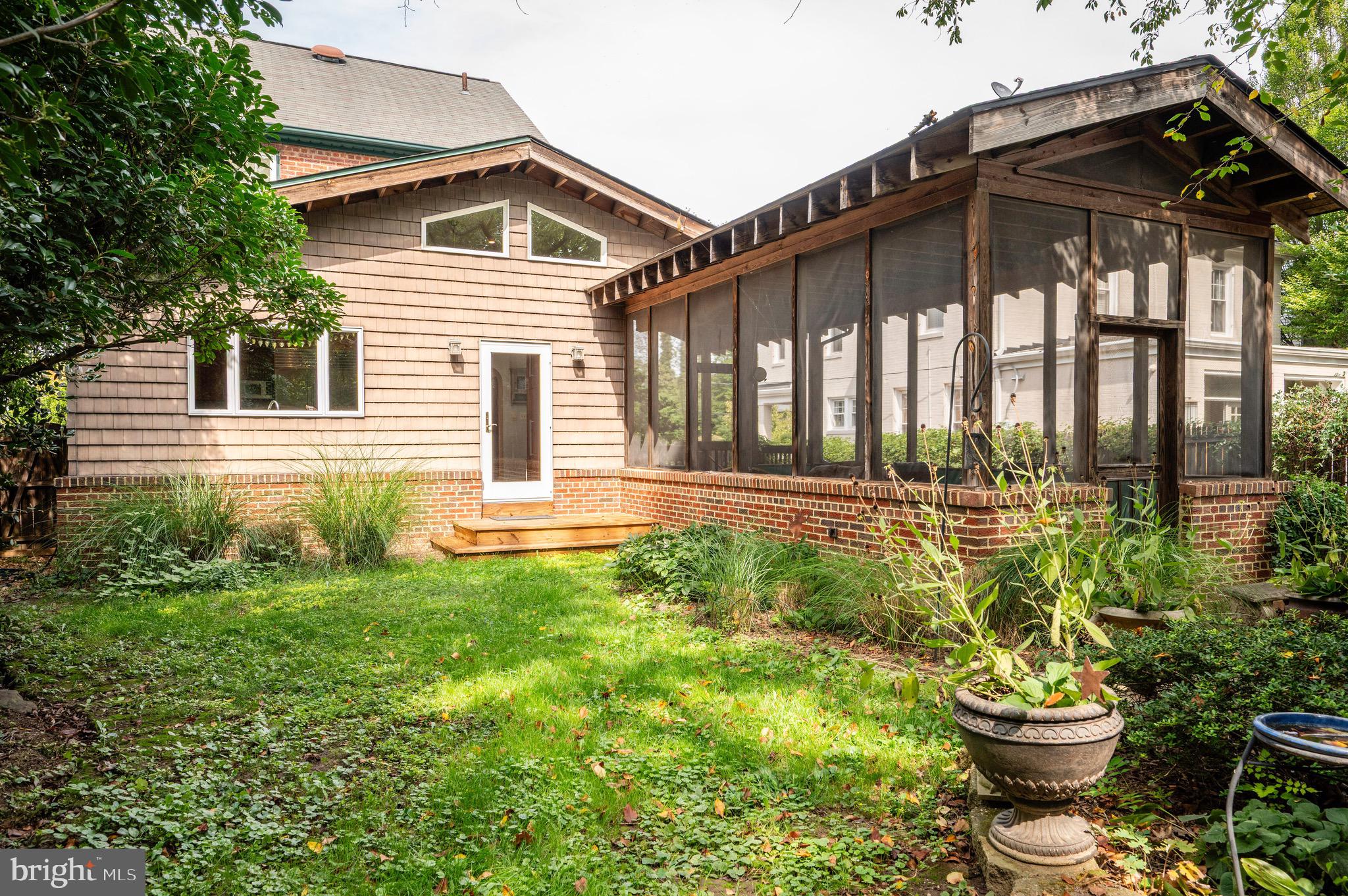 319 LAVERNE AVENUE