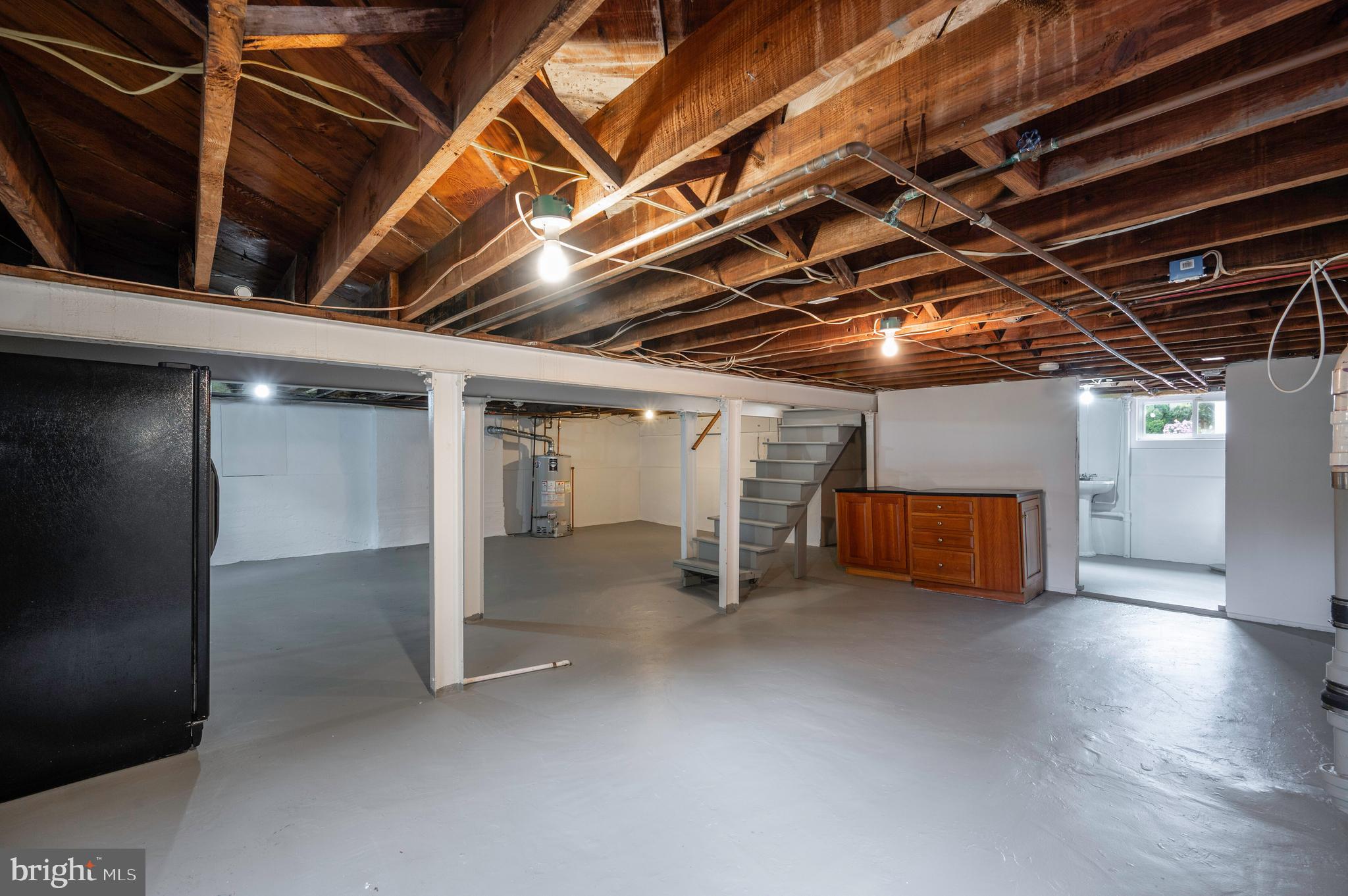 104 W MYRTLE STREET
