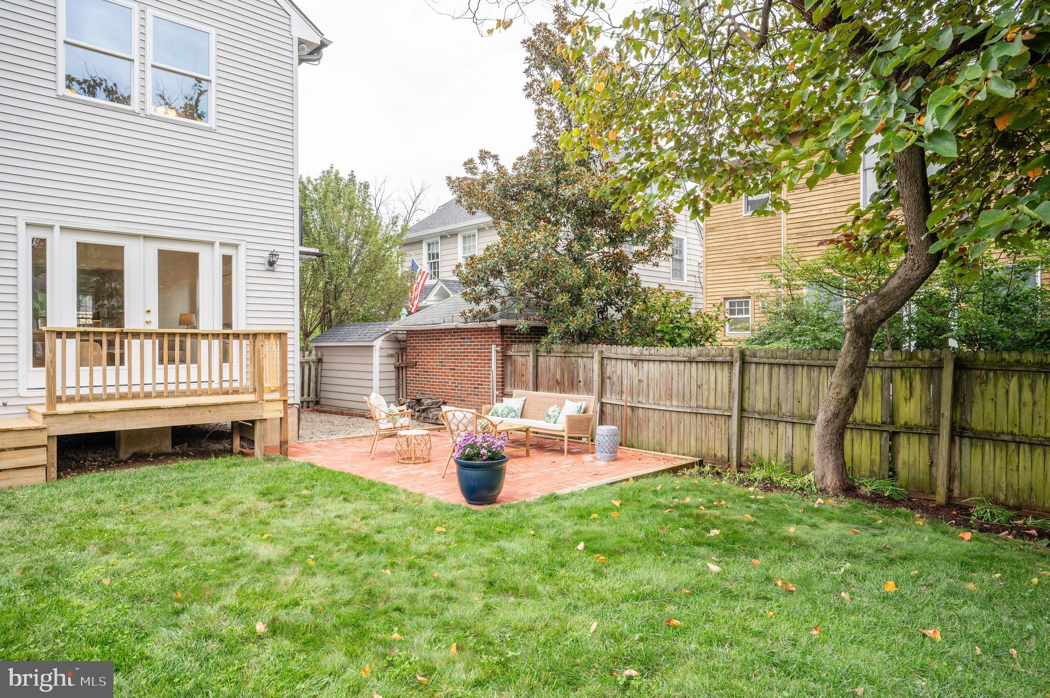 104 W MYRTLE STREET