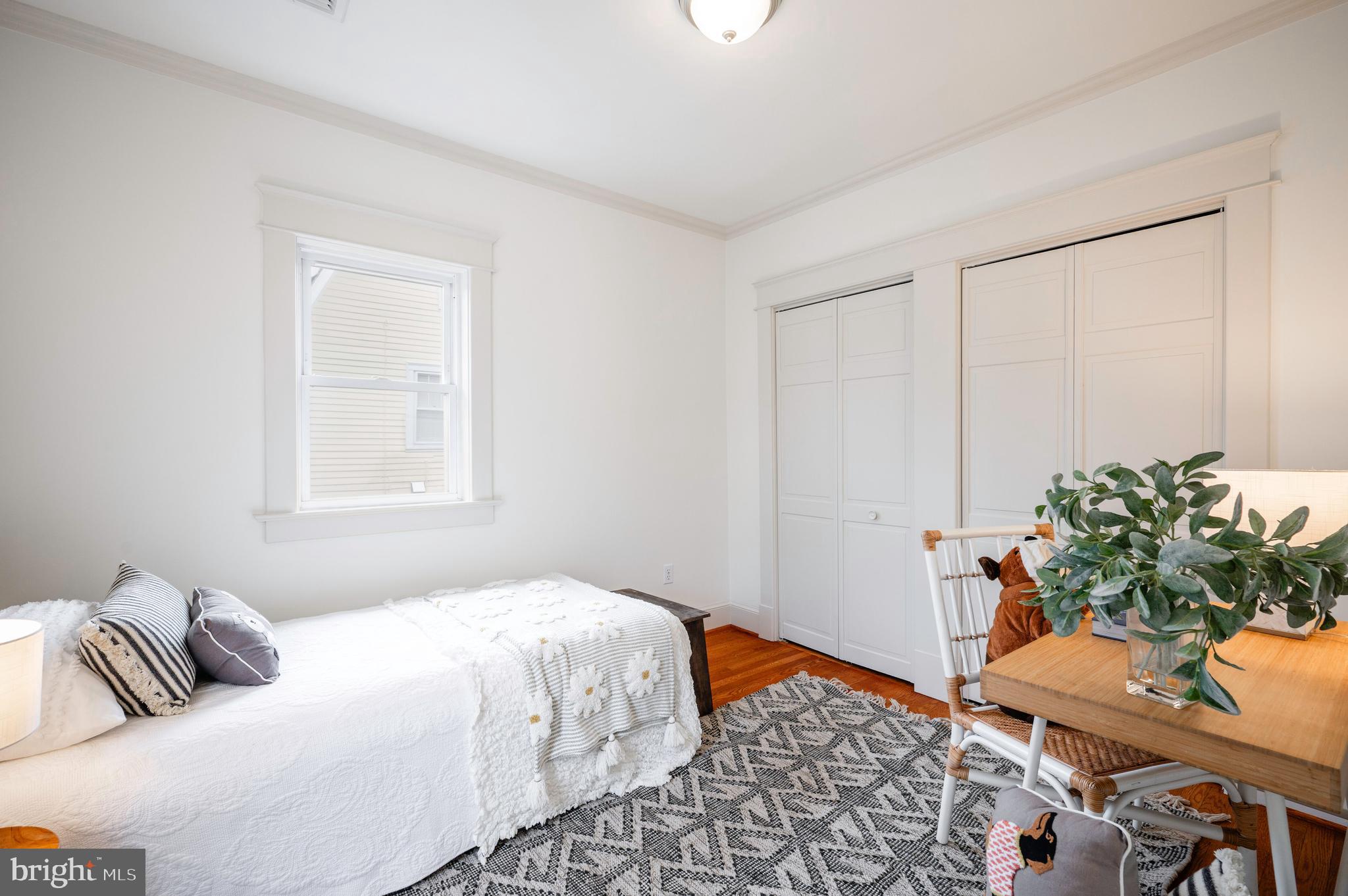 104 W MYRTLE STREET