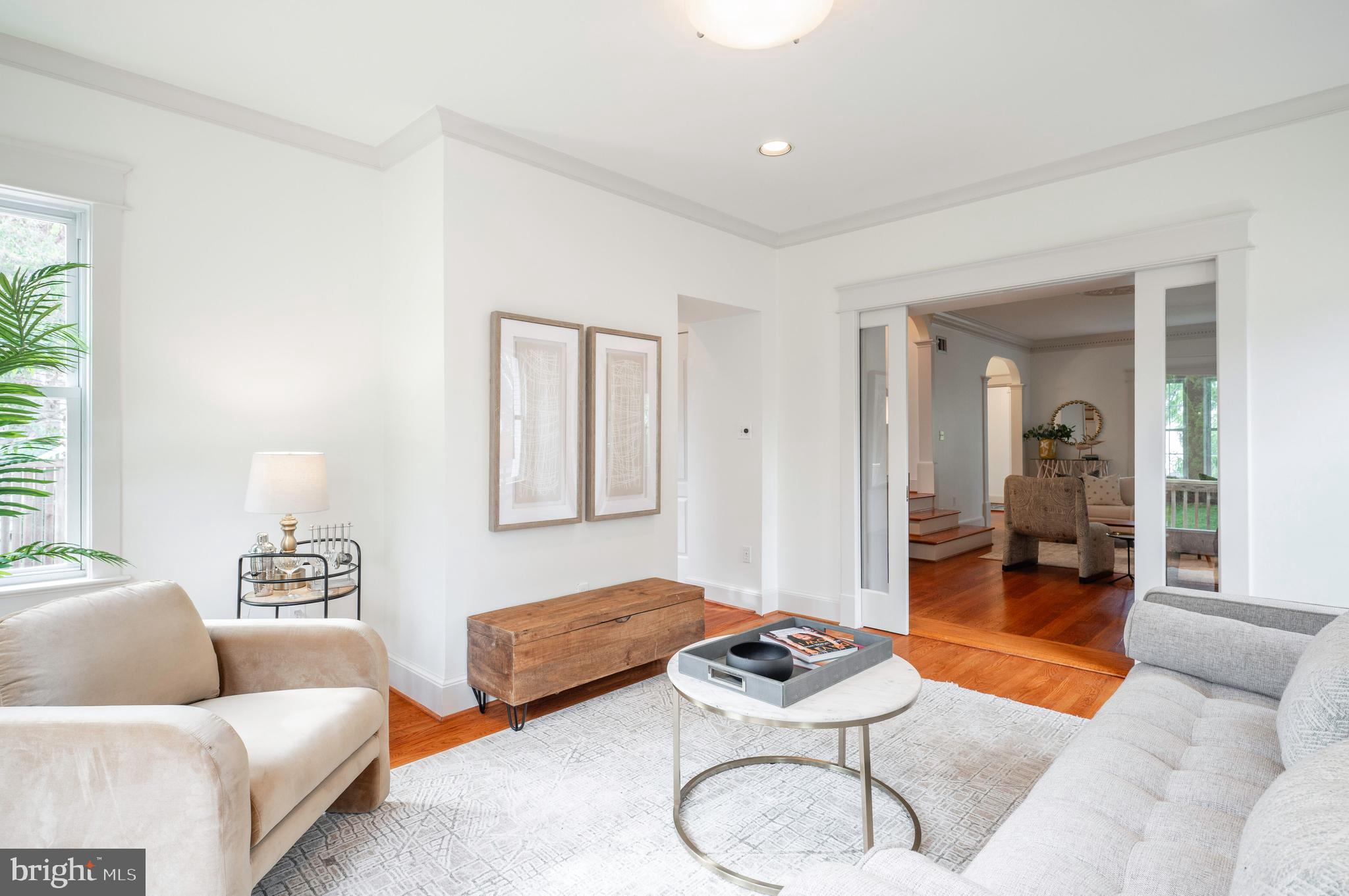 104 W MYRTLE STREET