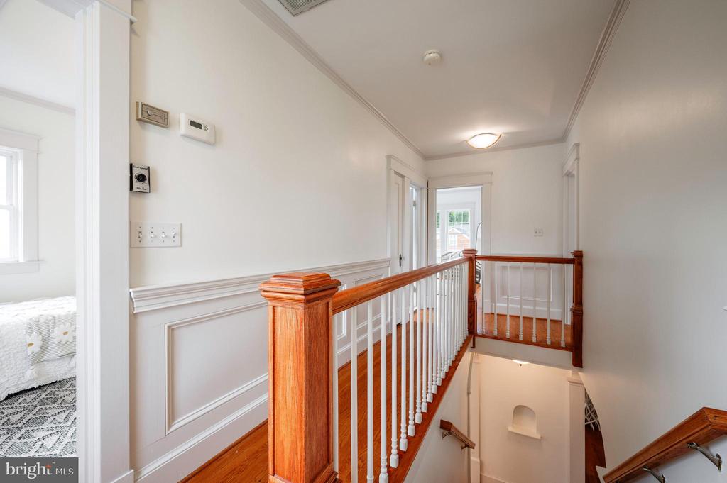 104 W MYRTLE STREET