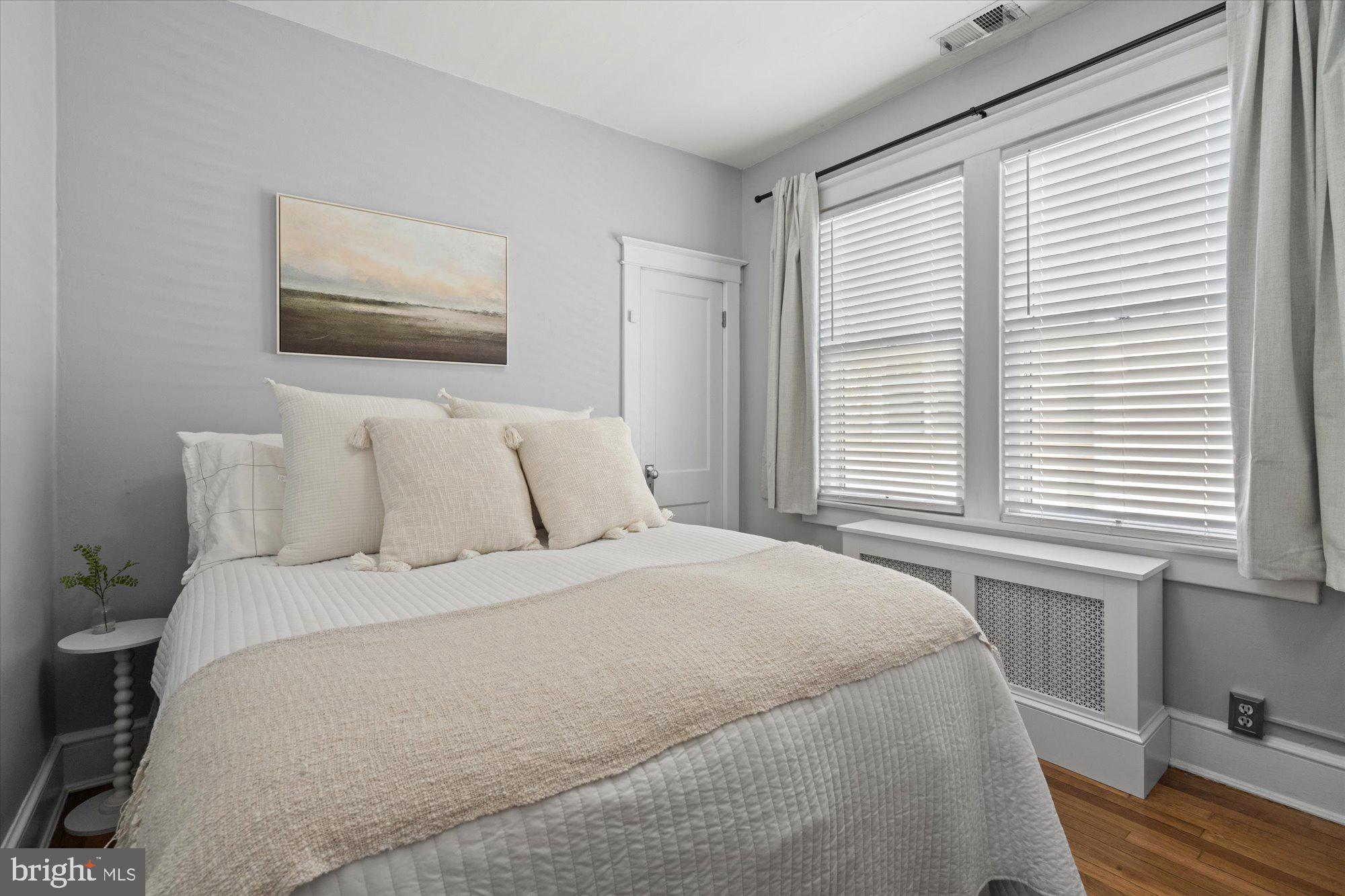 100 E CUSTIS AVENUE
