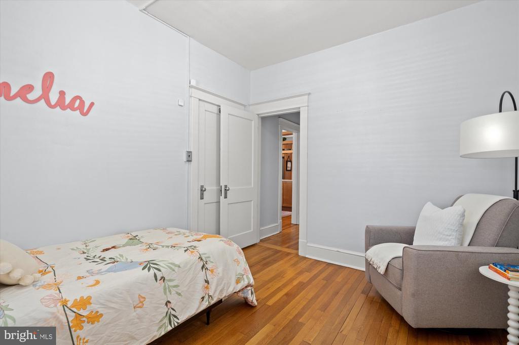 100 E CUSTIS AVENUE