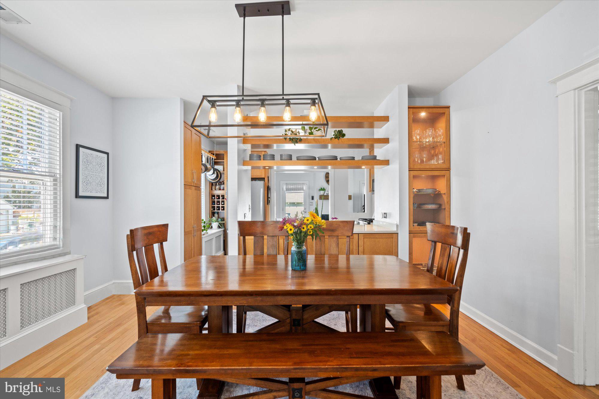 100 E CUSTIS AVENUE