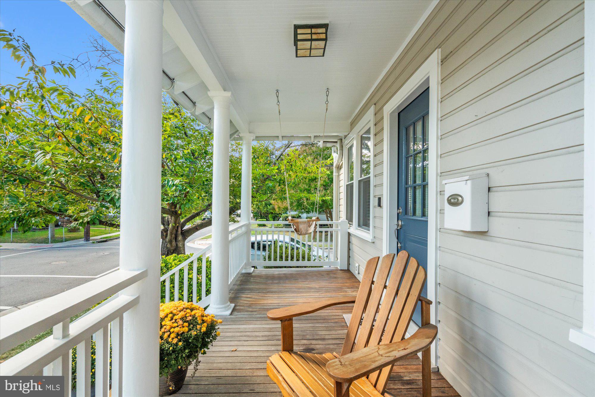100 E CUSTIS AVENUE