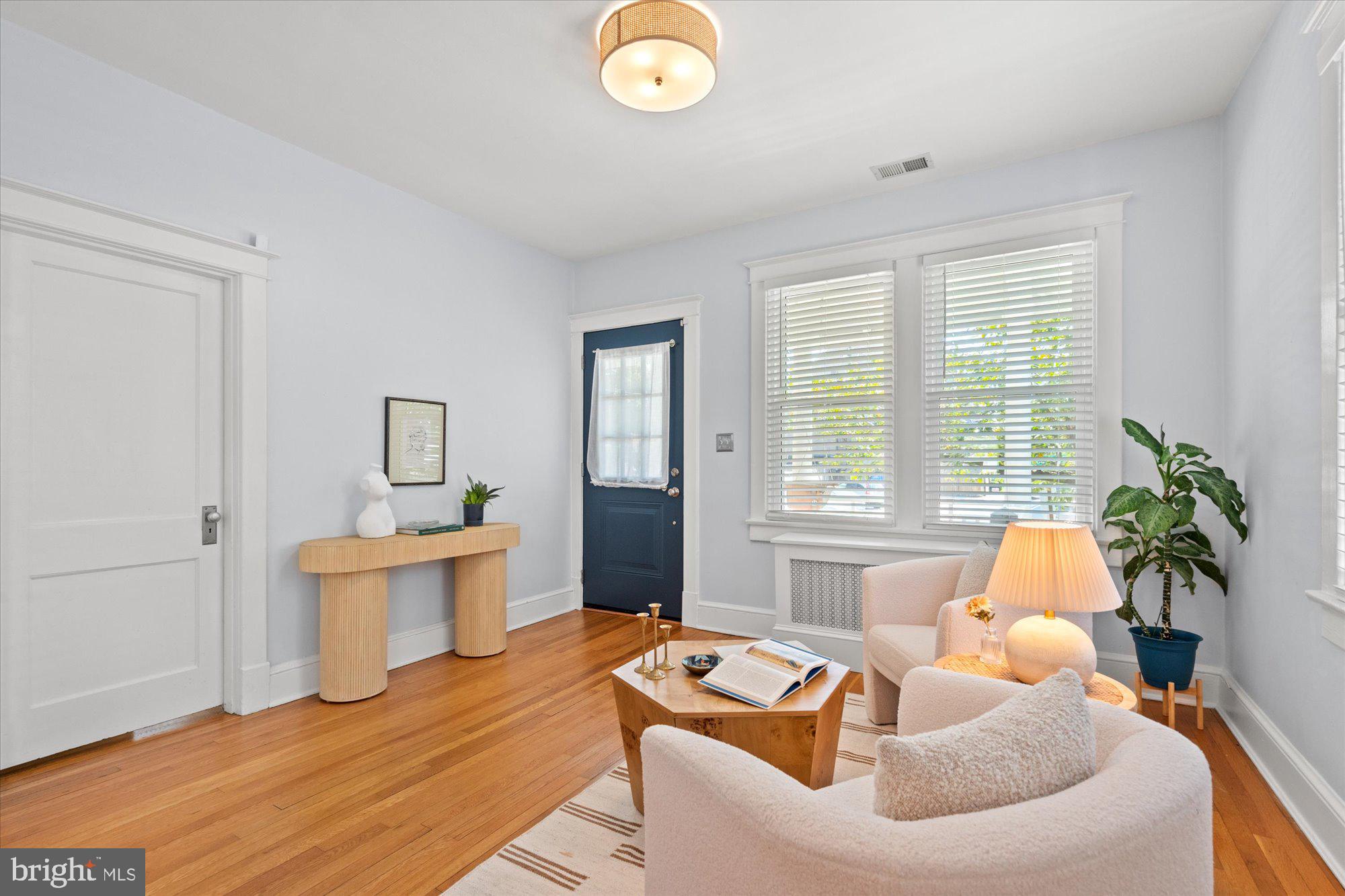 100 E CUSTIS AVENUE