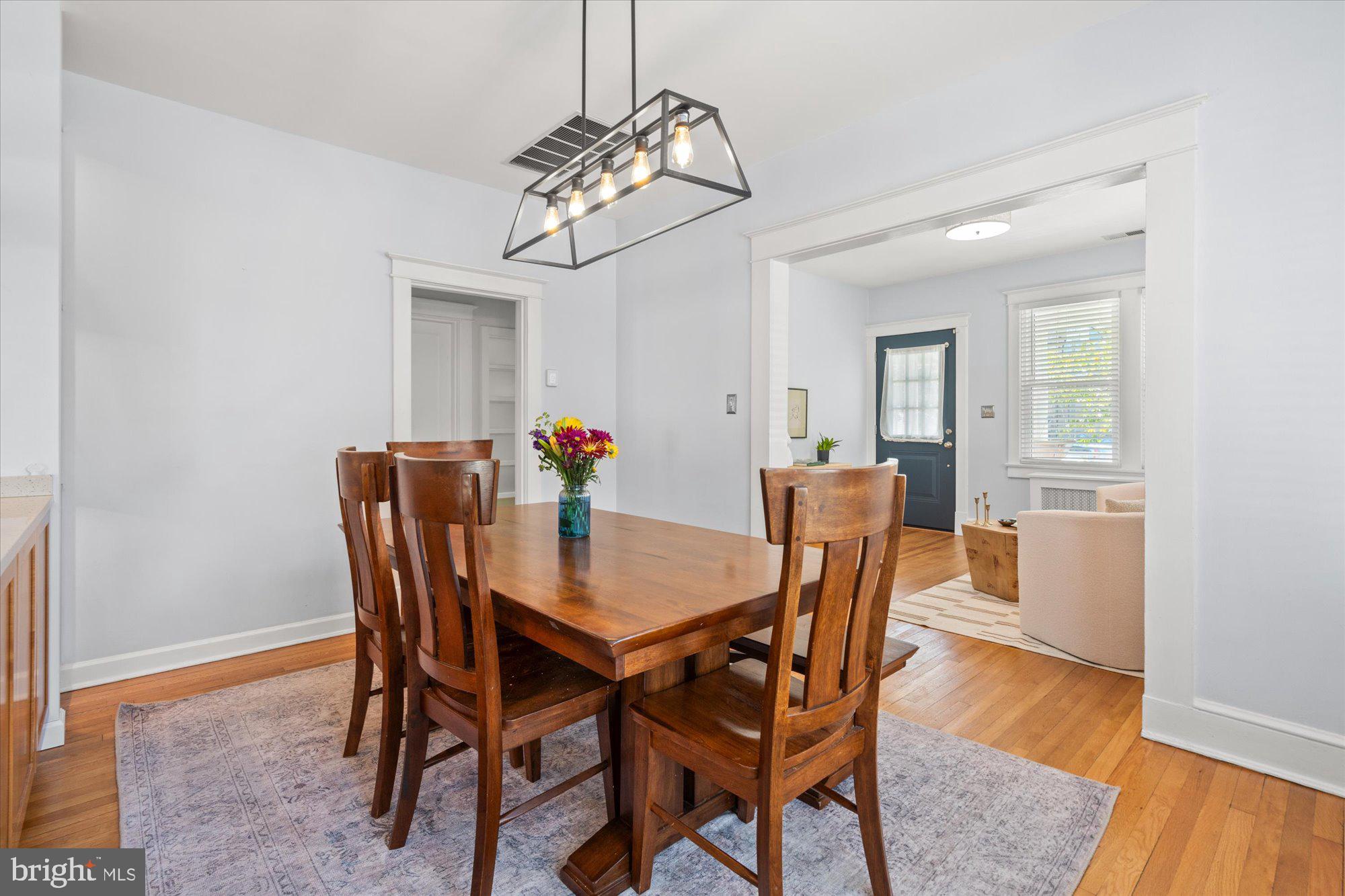 100 E CUSTIS AVENUE