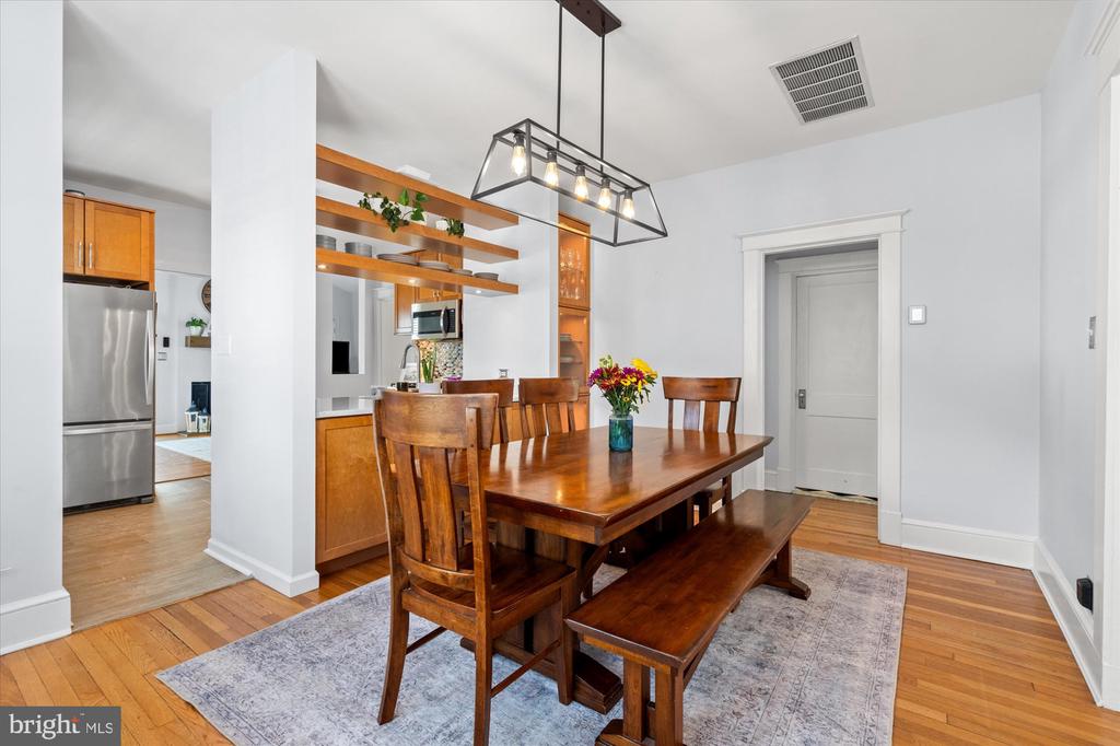 100 E CUSTIS AVENUE