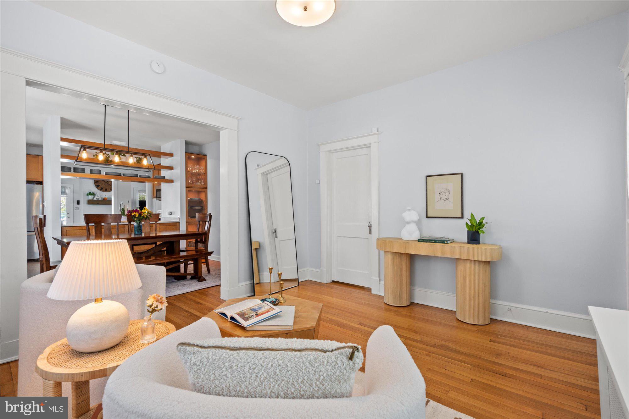 100 E CUSTIS AVENUE