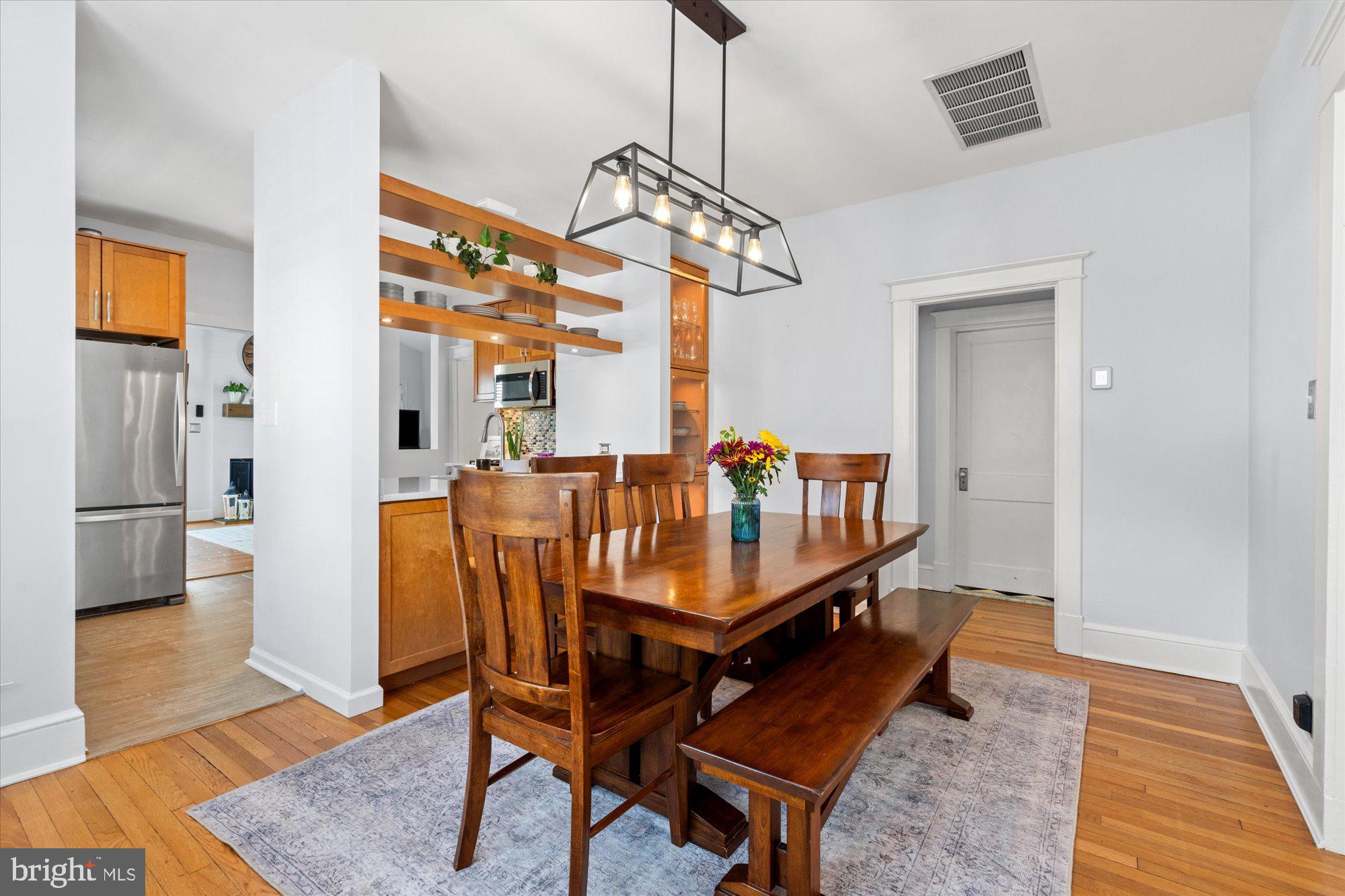 100 E CUSTIS AVENUE
