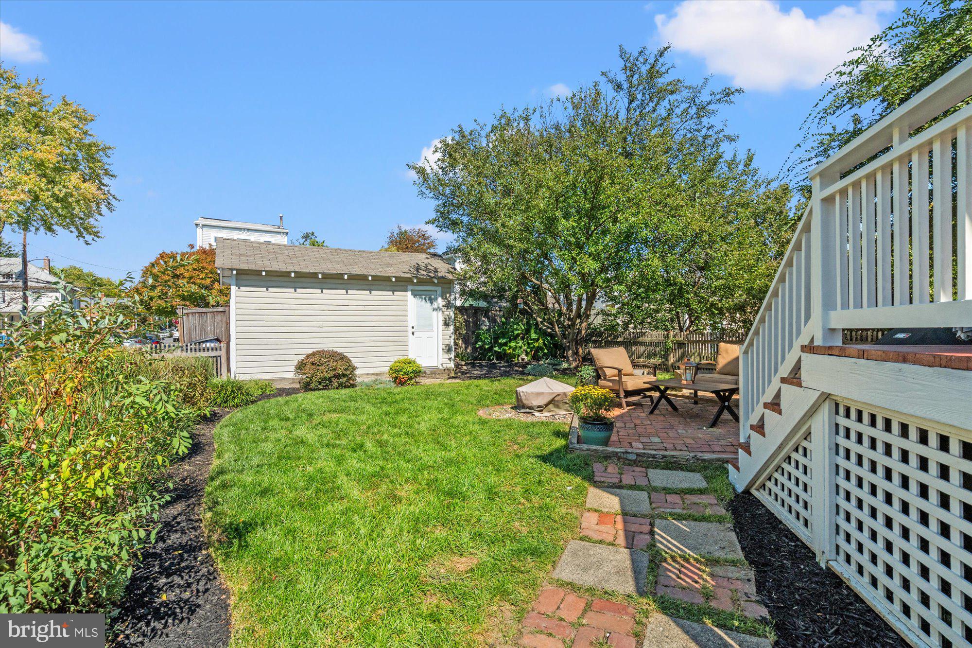 100 E CUSTIS AVENUE