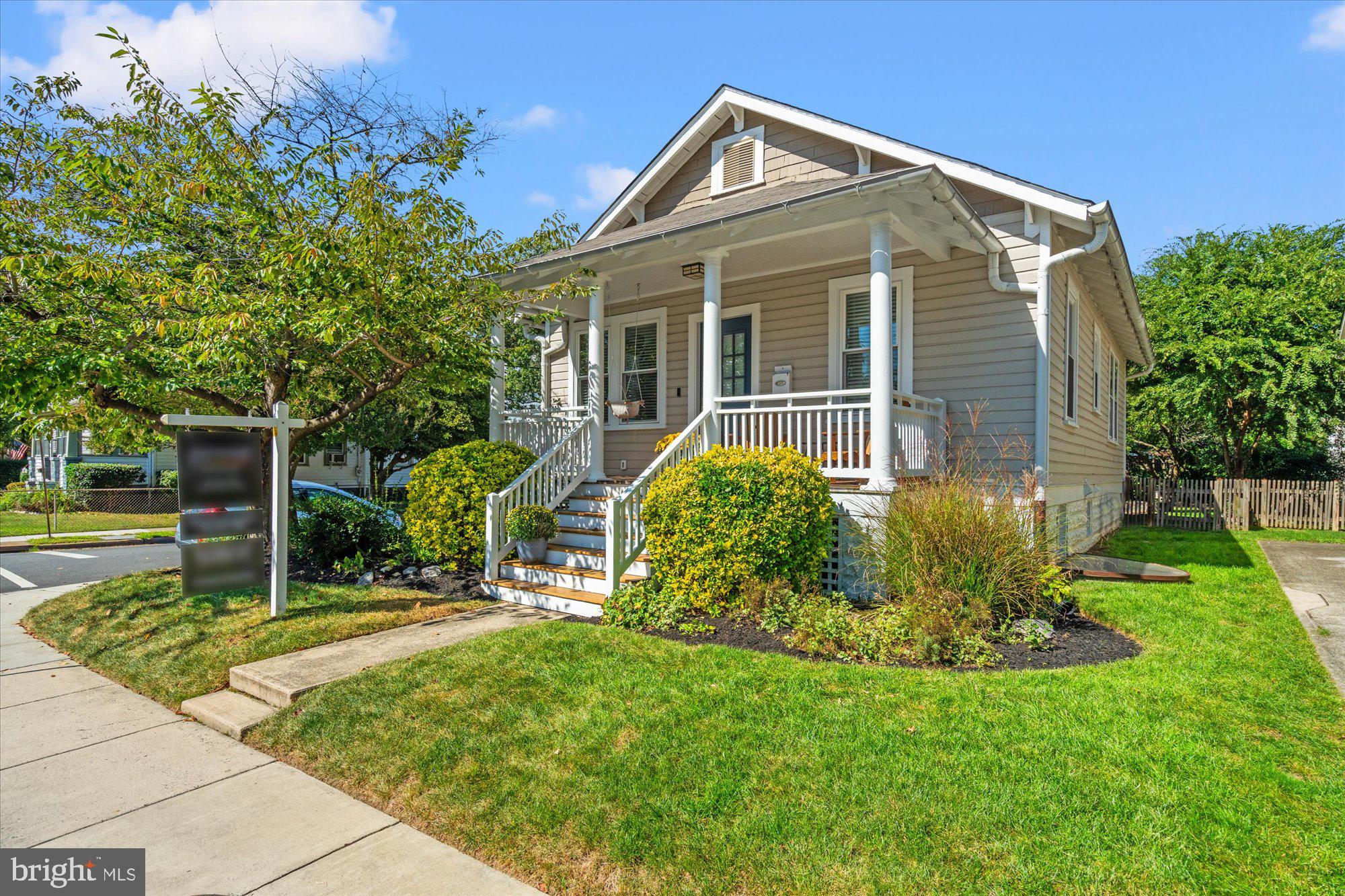 100 E CUSTIS AVENUE