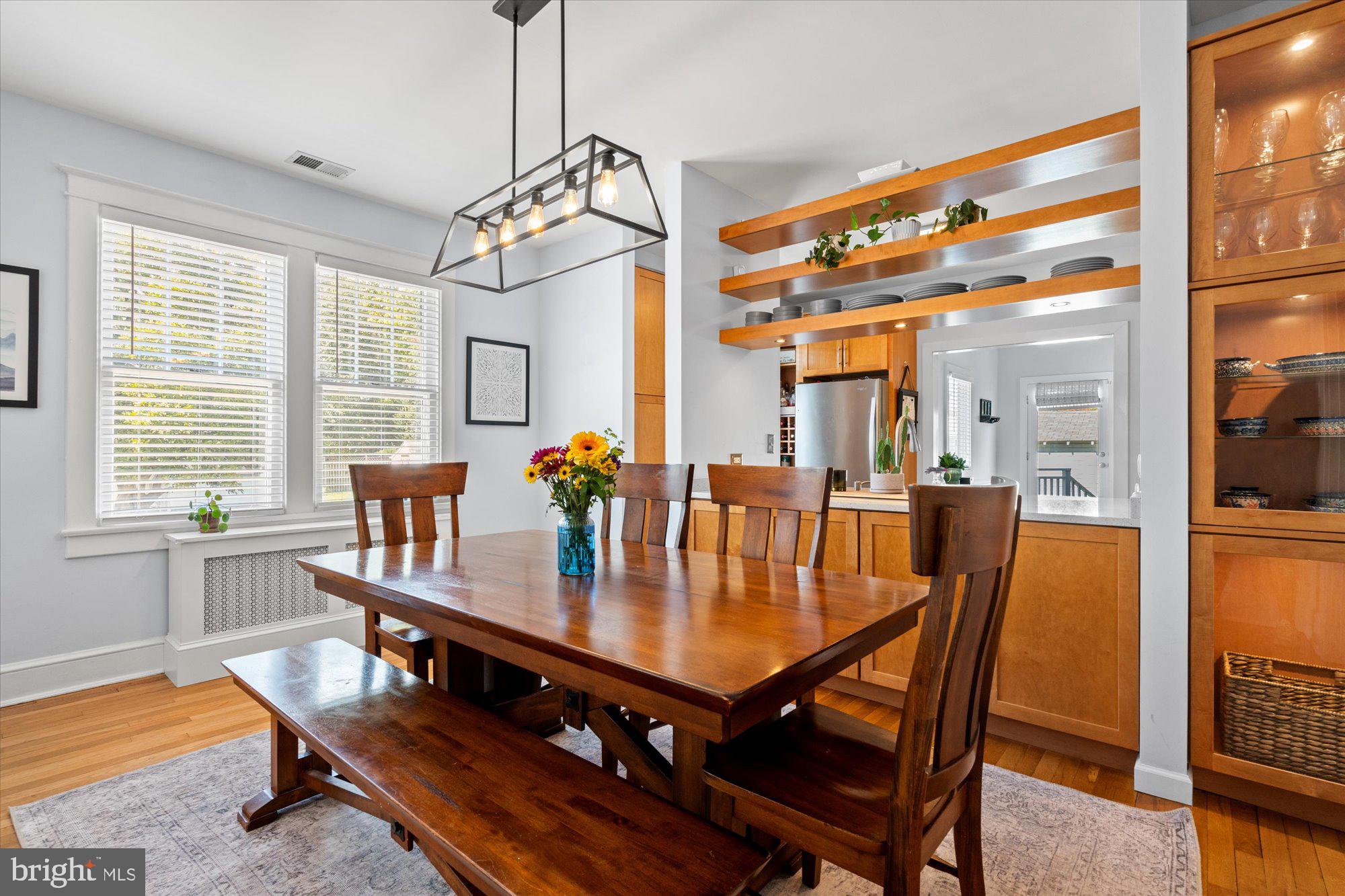 100 E CUSTIS AVENUE