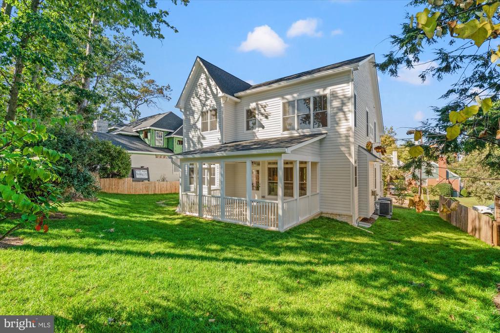 604 CRESTWOOD DRIVE
