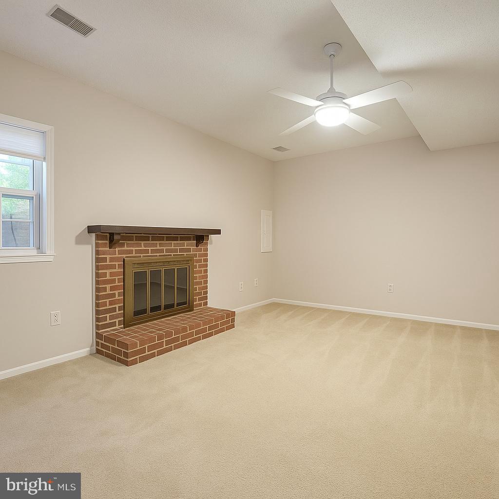 2718 FRANKLIN COURT