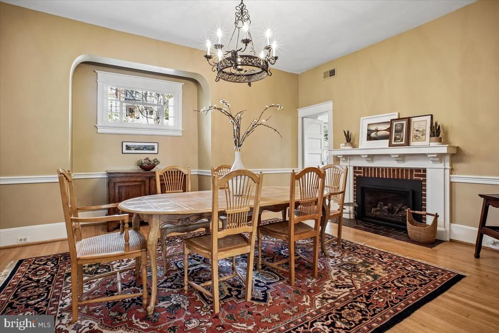 310 N VIEW TERRACE