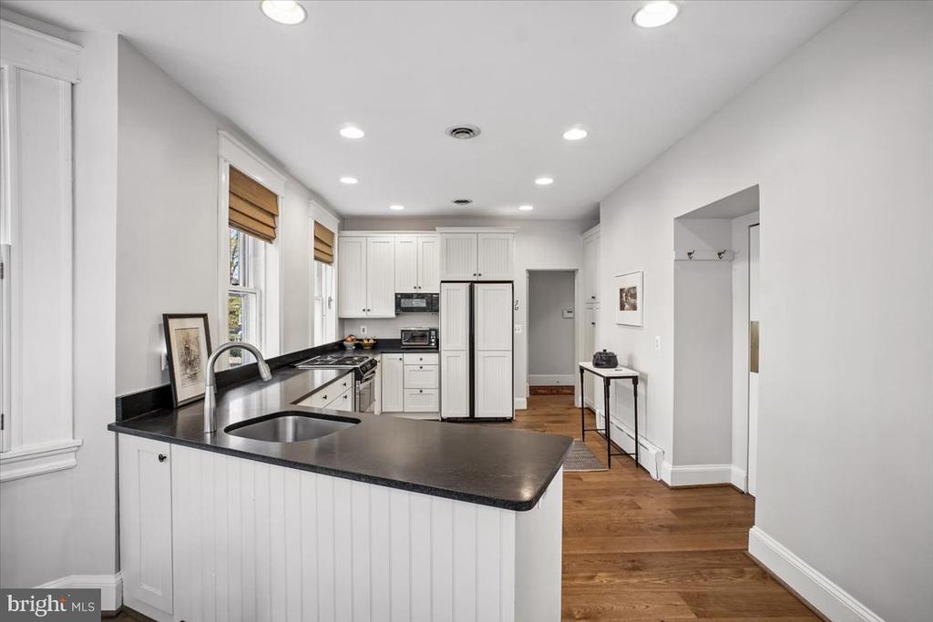 310 N VIEW TERRACE