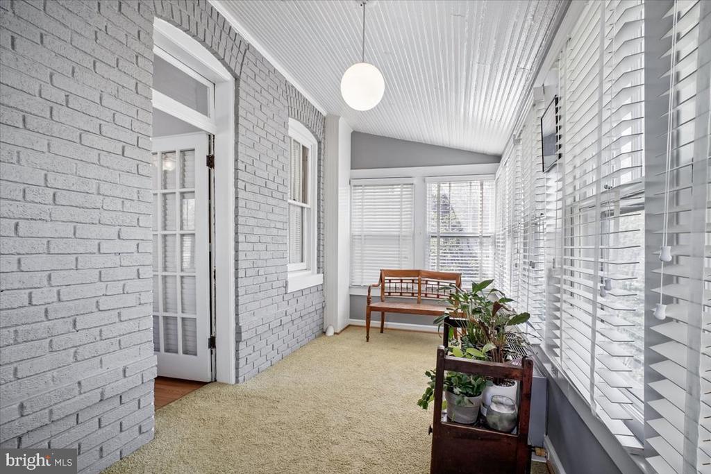 310 N VIEW TERRACE
