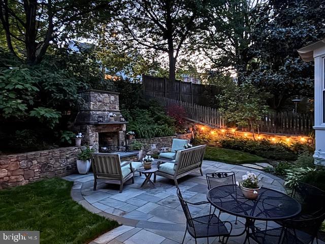 310 N VIEW TERRACE