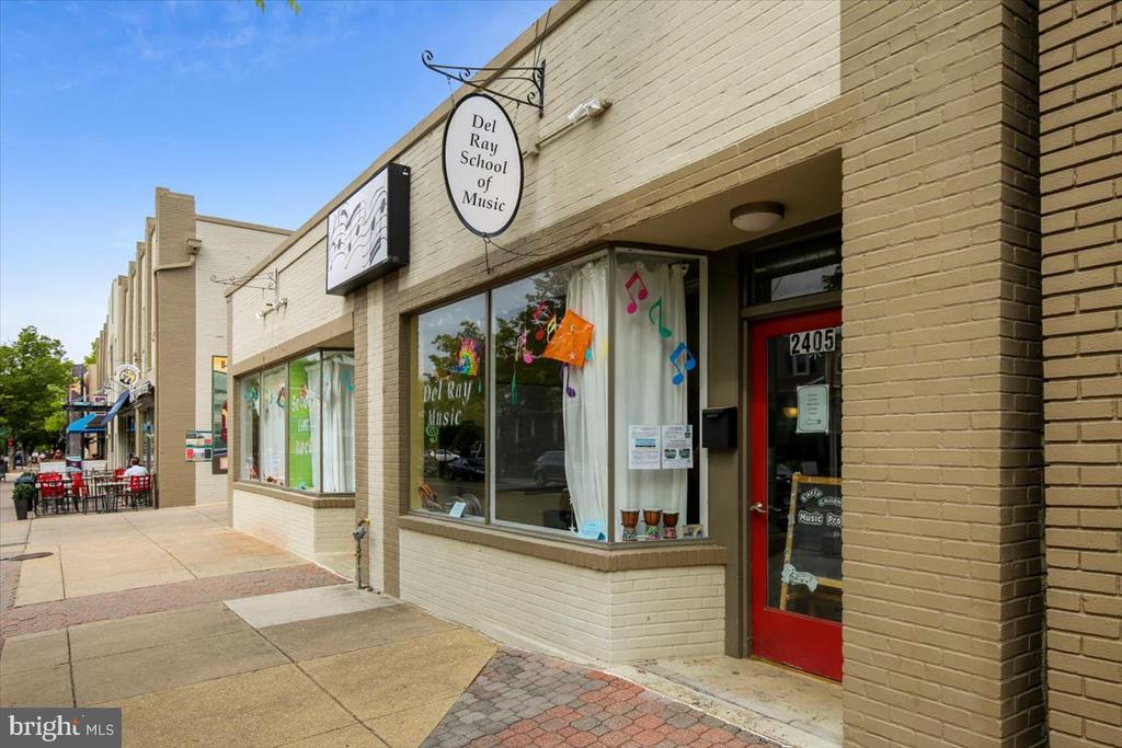 310 N VIEW TERRACE