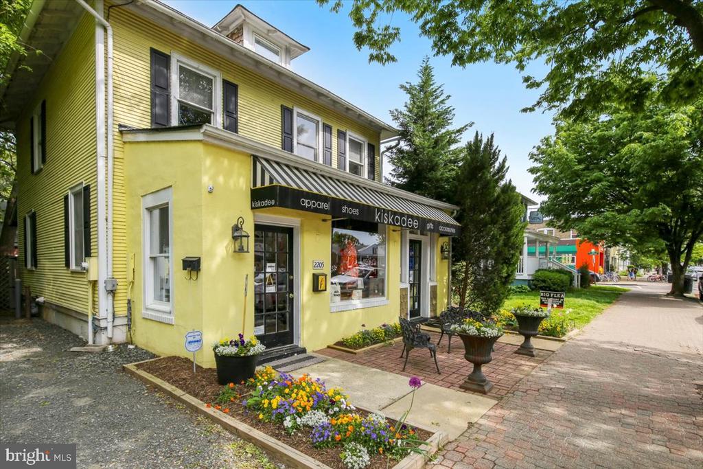 310 N VIEW TERRACE