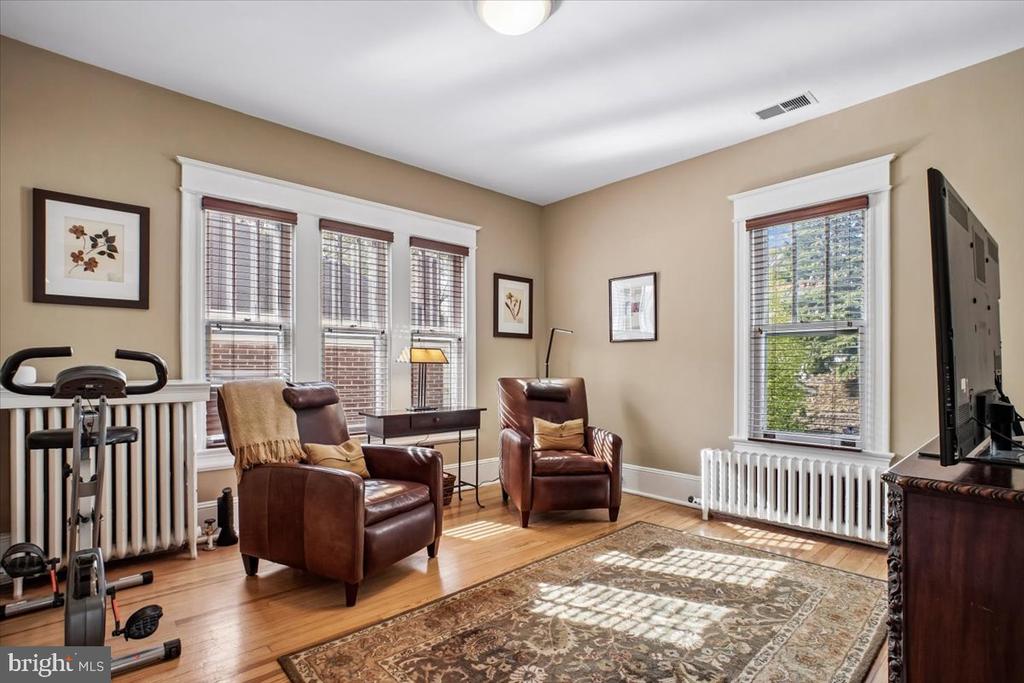 310 N VIEW TERRACE