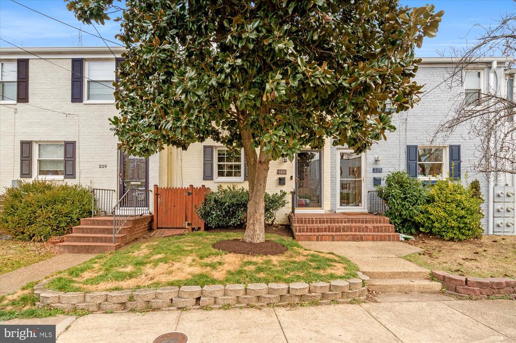 227 GUTHRIE AVENUE