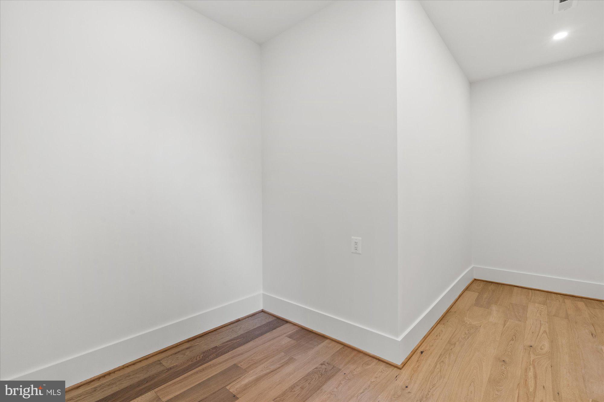 14 W BELLEFONTE AVENUE