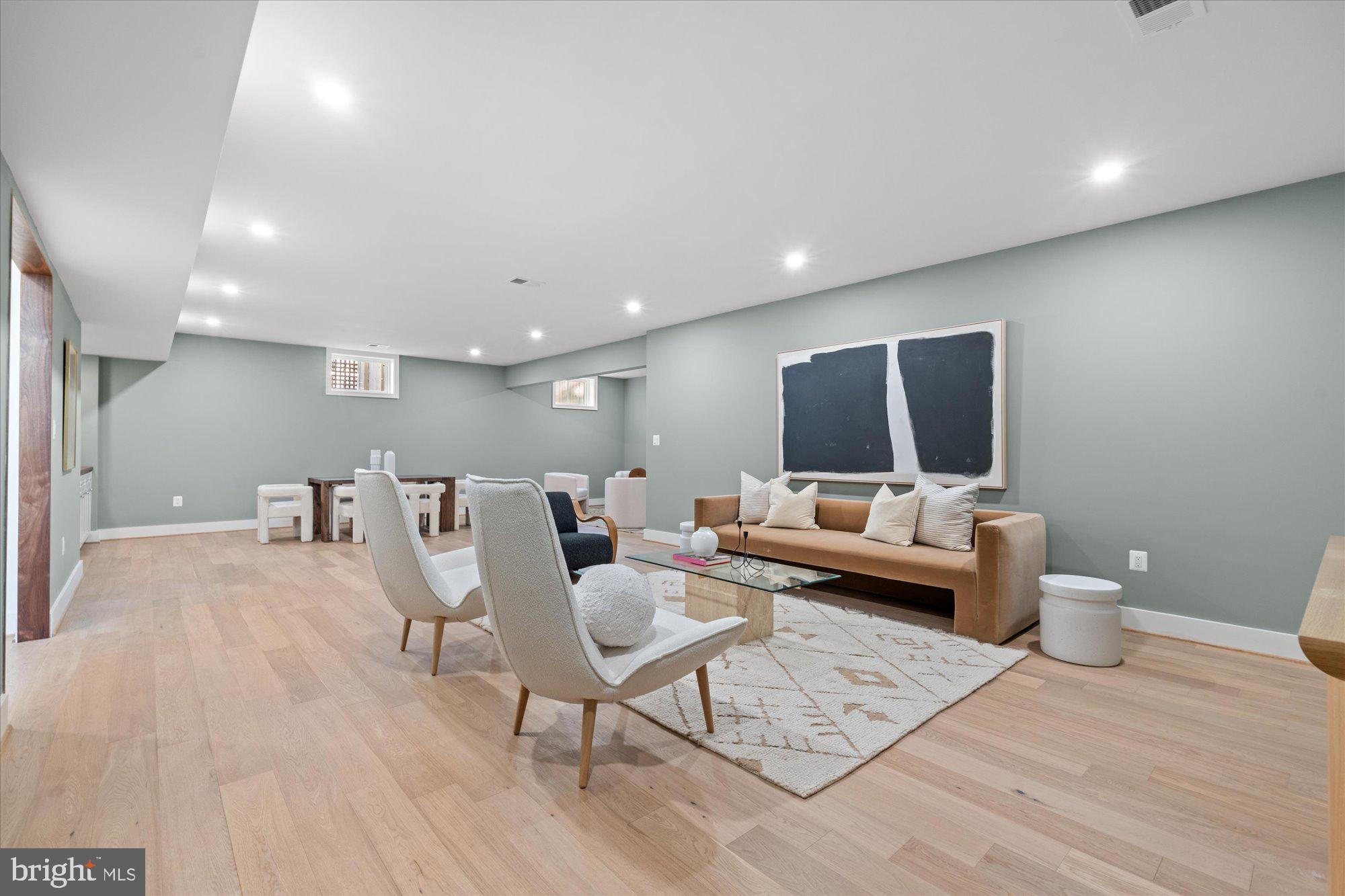 14 W BELLEFONTE AVENUE