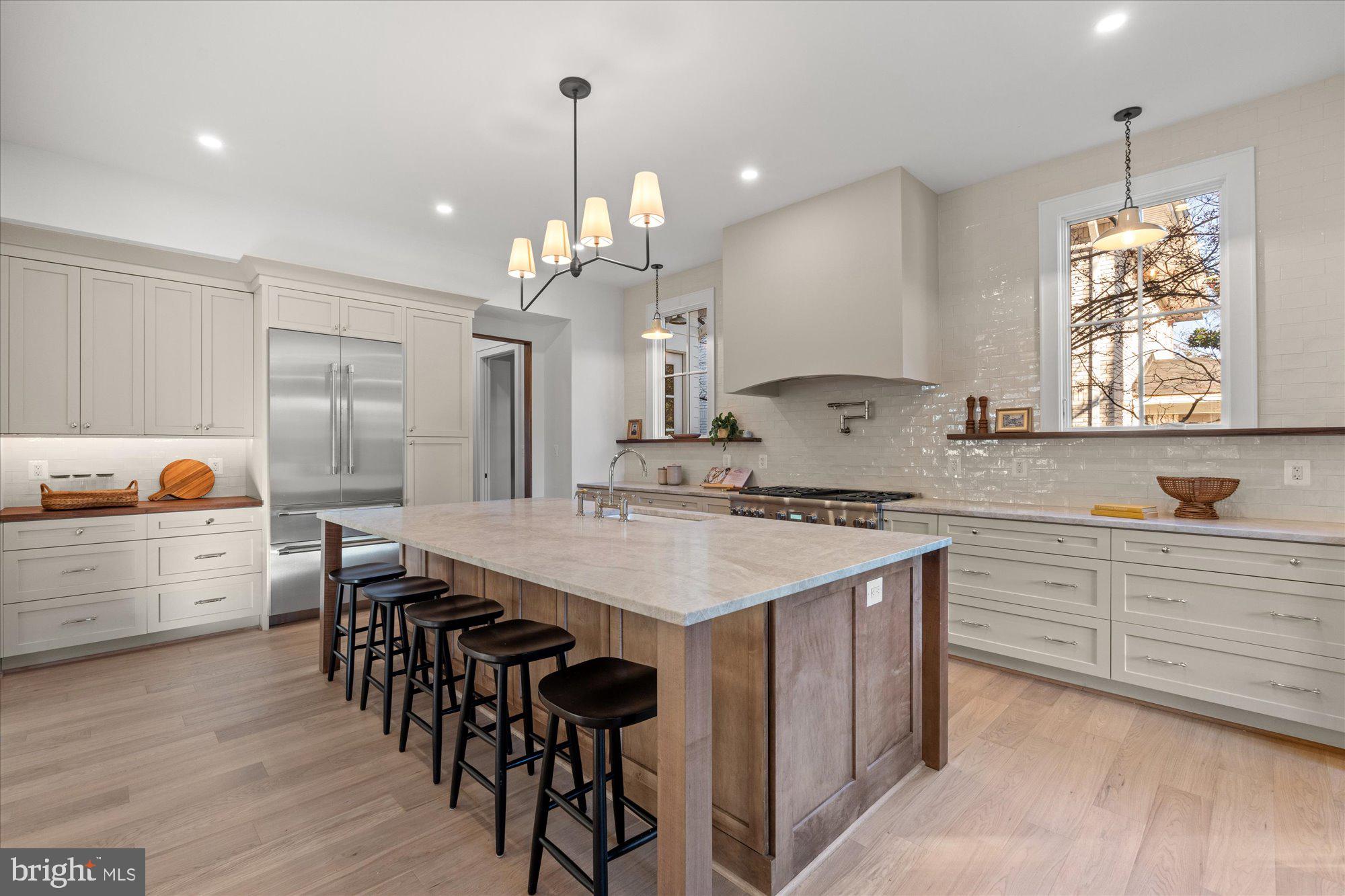 14 W BELLEFONTE AVENUE