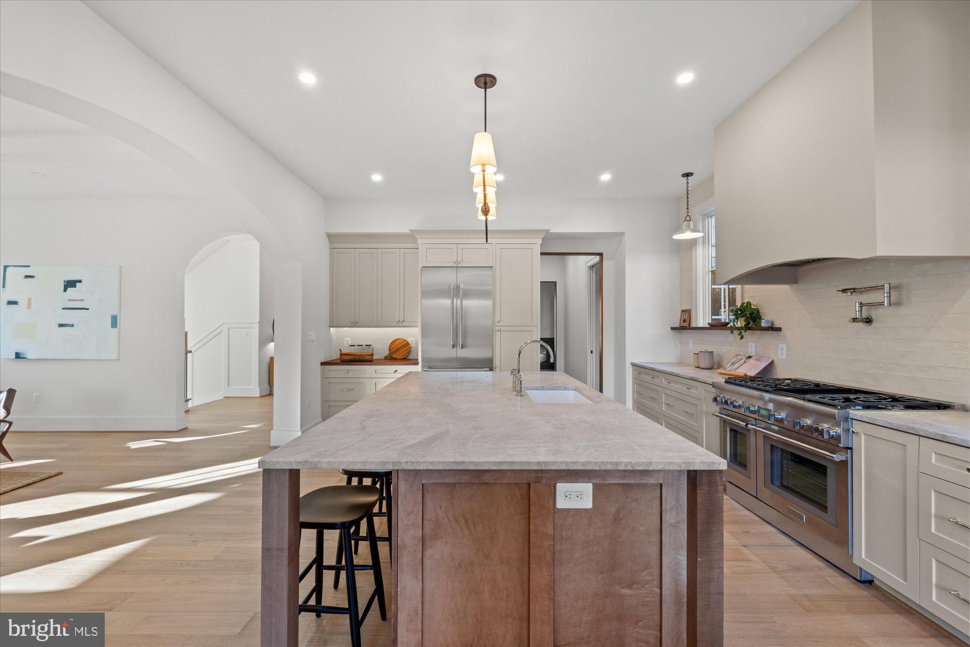 14 W BELLEFONTE AVENUE