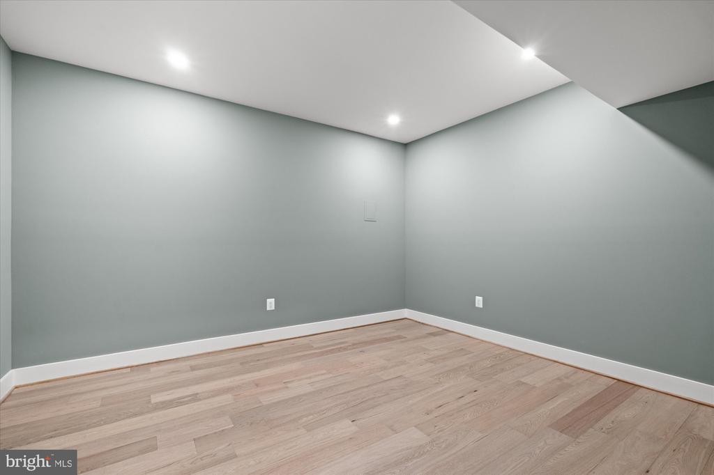 14 W BELLEFONTE AVENUE