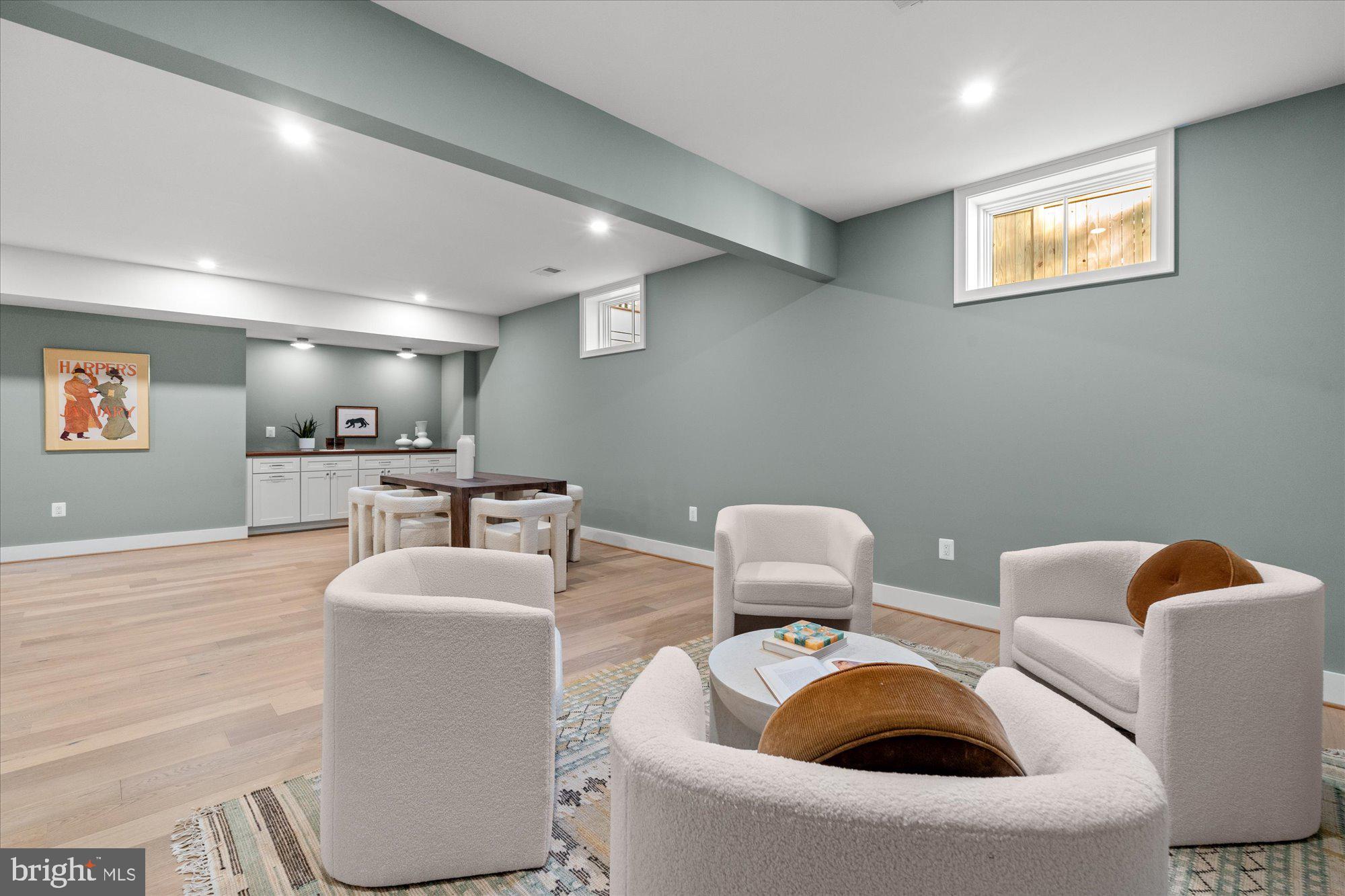 14 W BELLEFONTE AVENUE