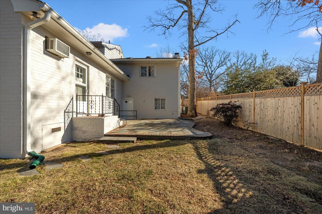 2904 FARM ROAD
