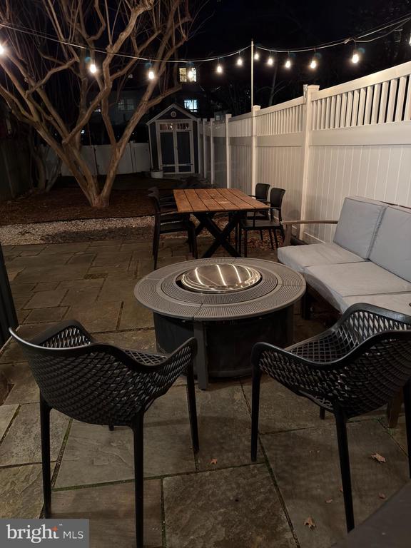 7 E MAPLE STREET