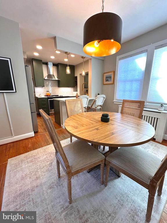 7 E MAPLE STREET